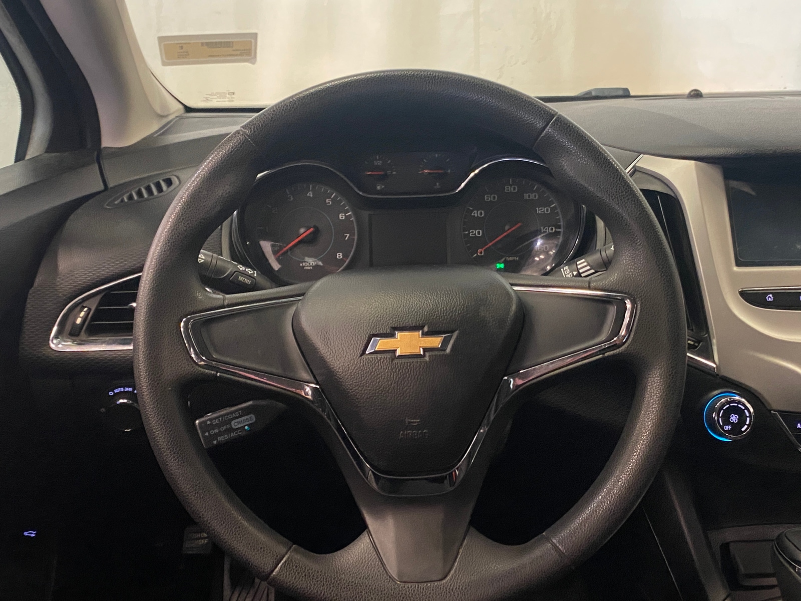 Thumbnail: 2018 Chevrolet Cruze - 5