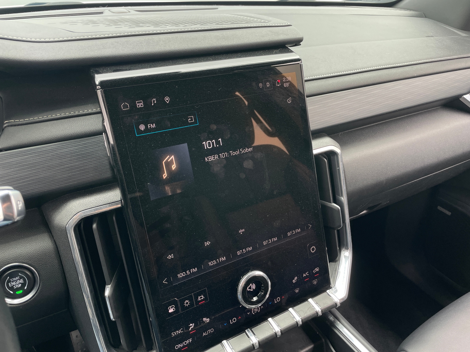 Thumbnail: 2024 GMC Acadia - 3