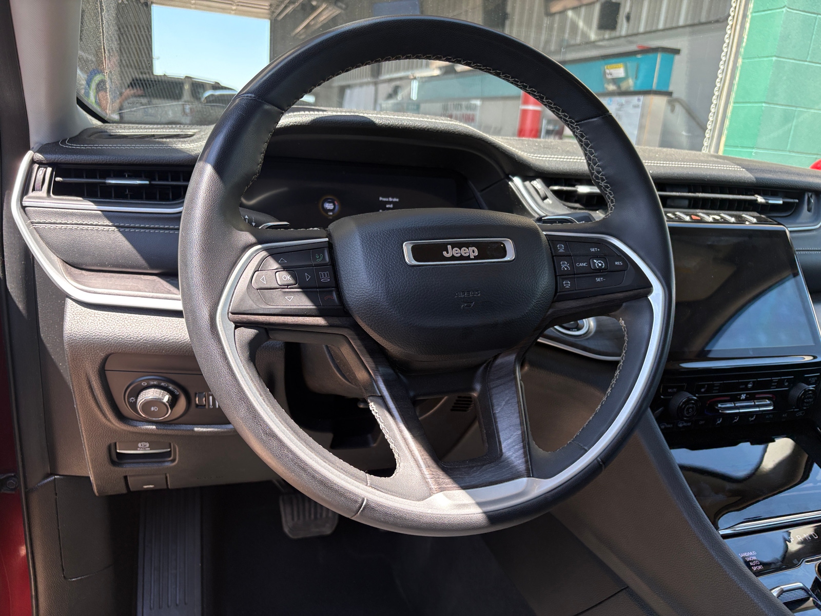 Thumbnail: 2023 Jeep Grand Cherokee - 4