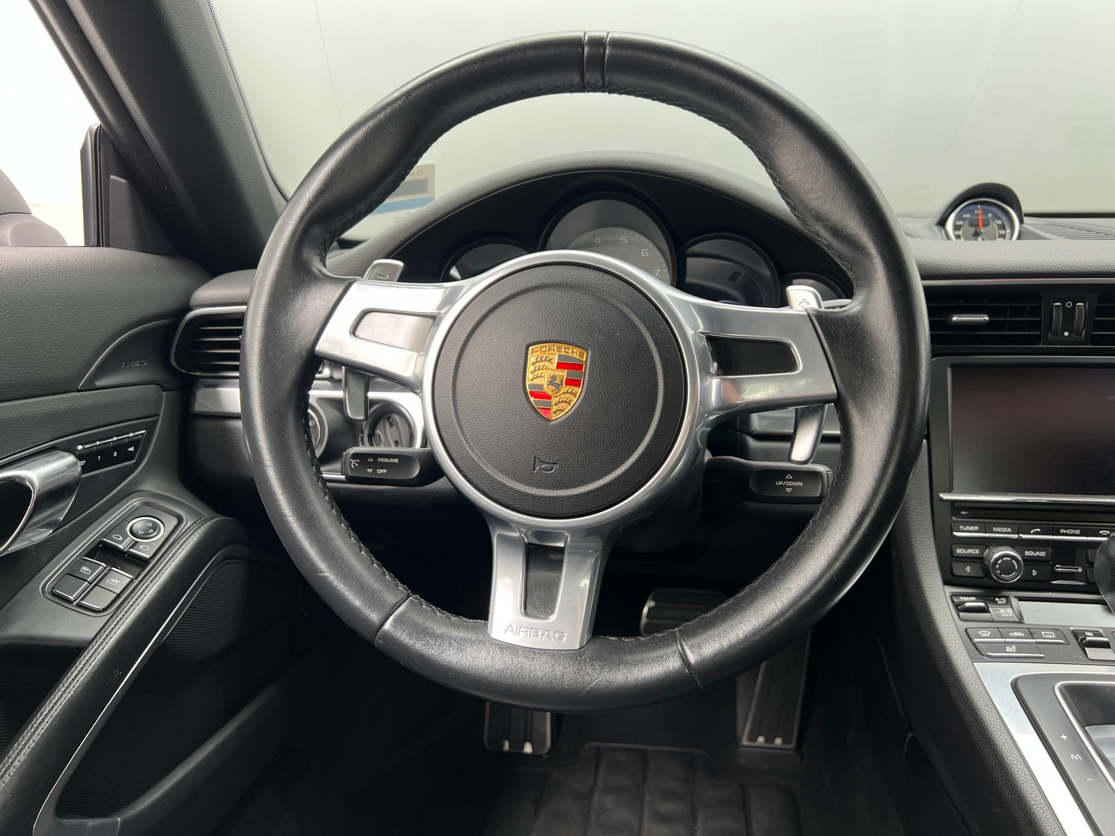 Thumbnail: 2016 Porsche 911 - 3