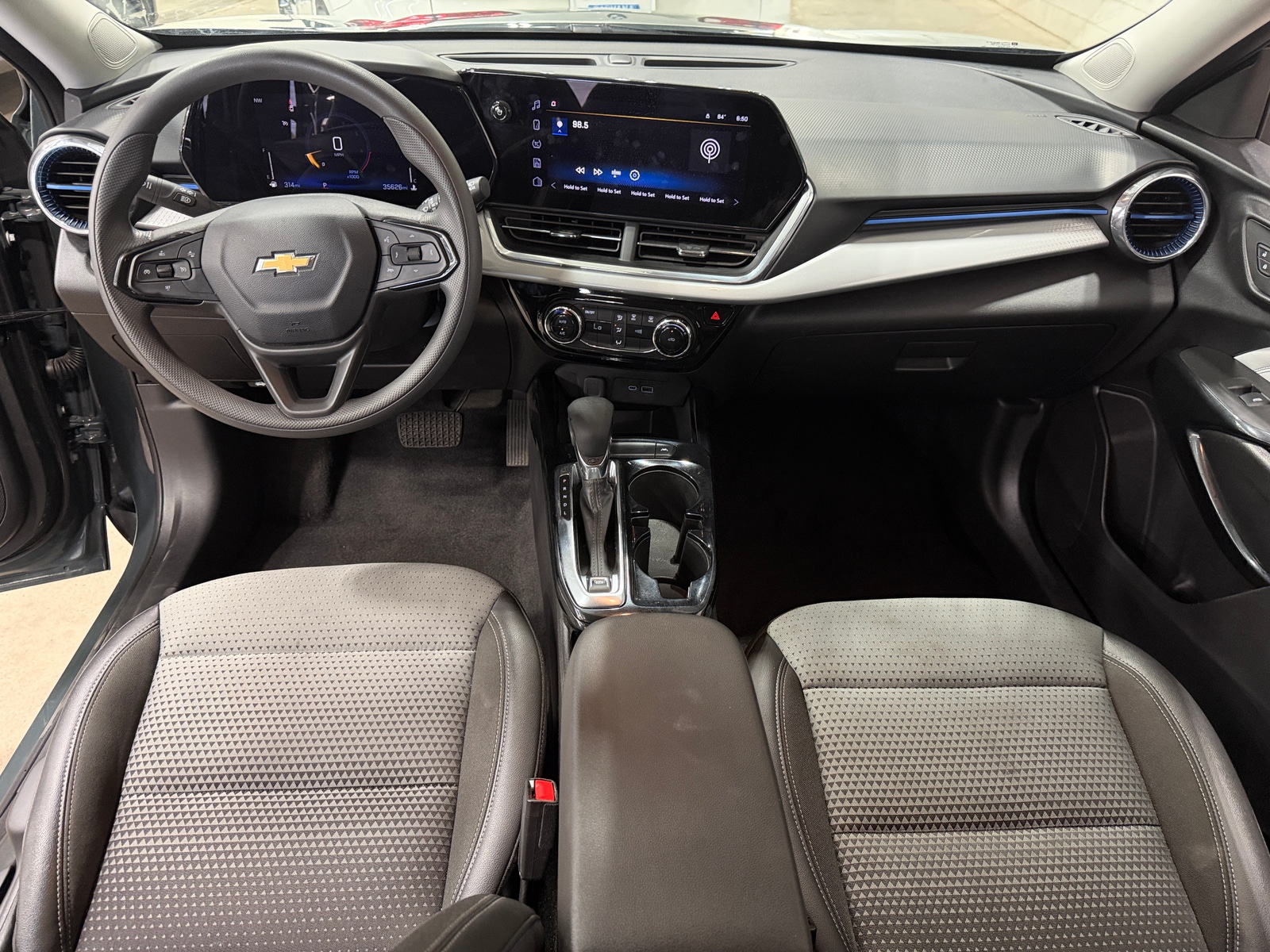 Thumbnail: 2025 Chevrolet Trax - 3