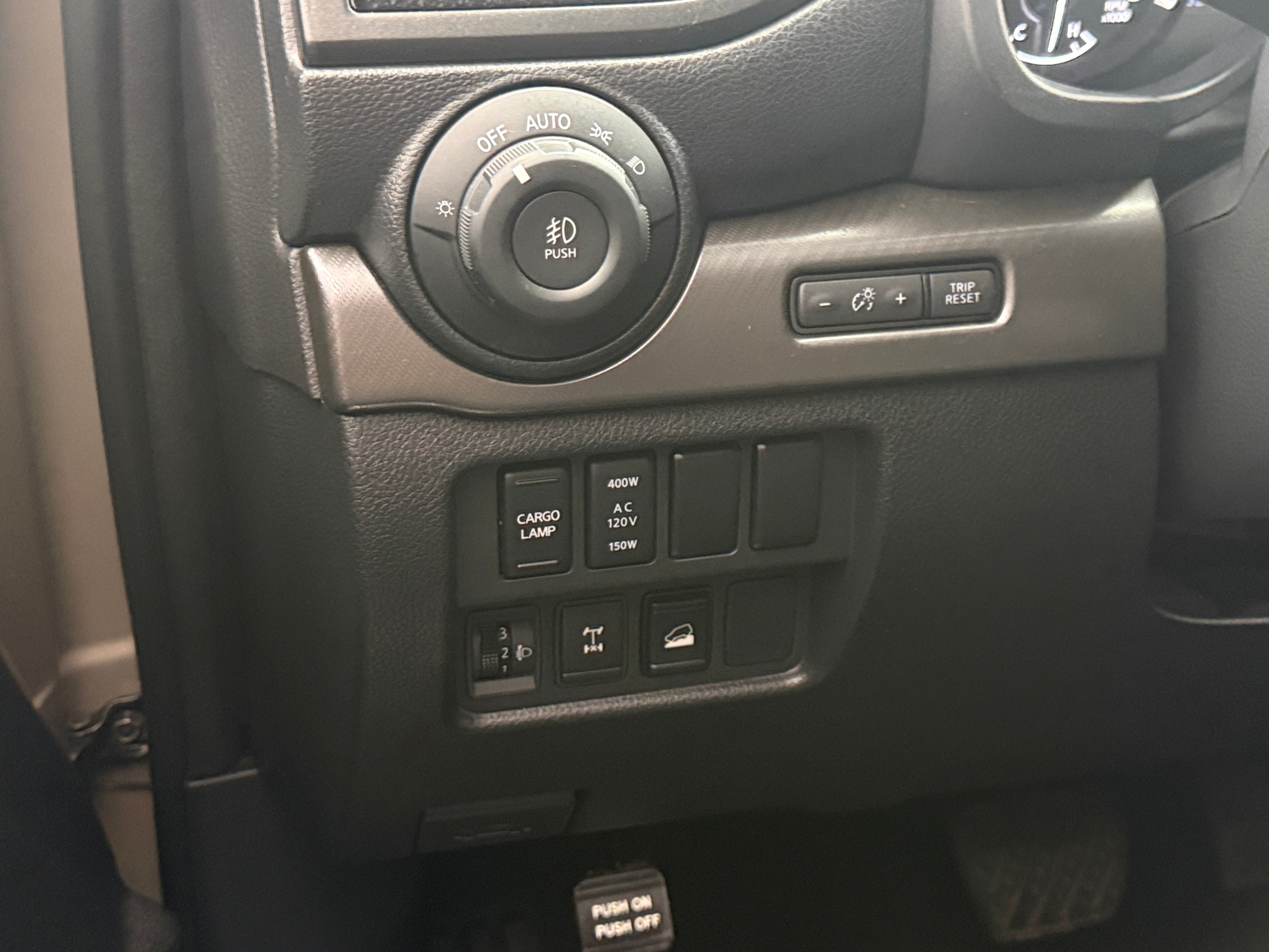 2024 Nissan Titan PRO-4X - Photo 11