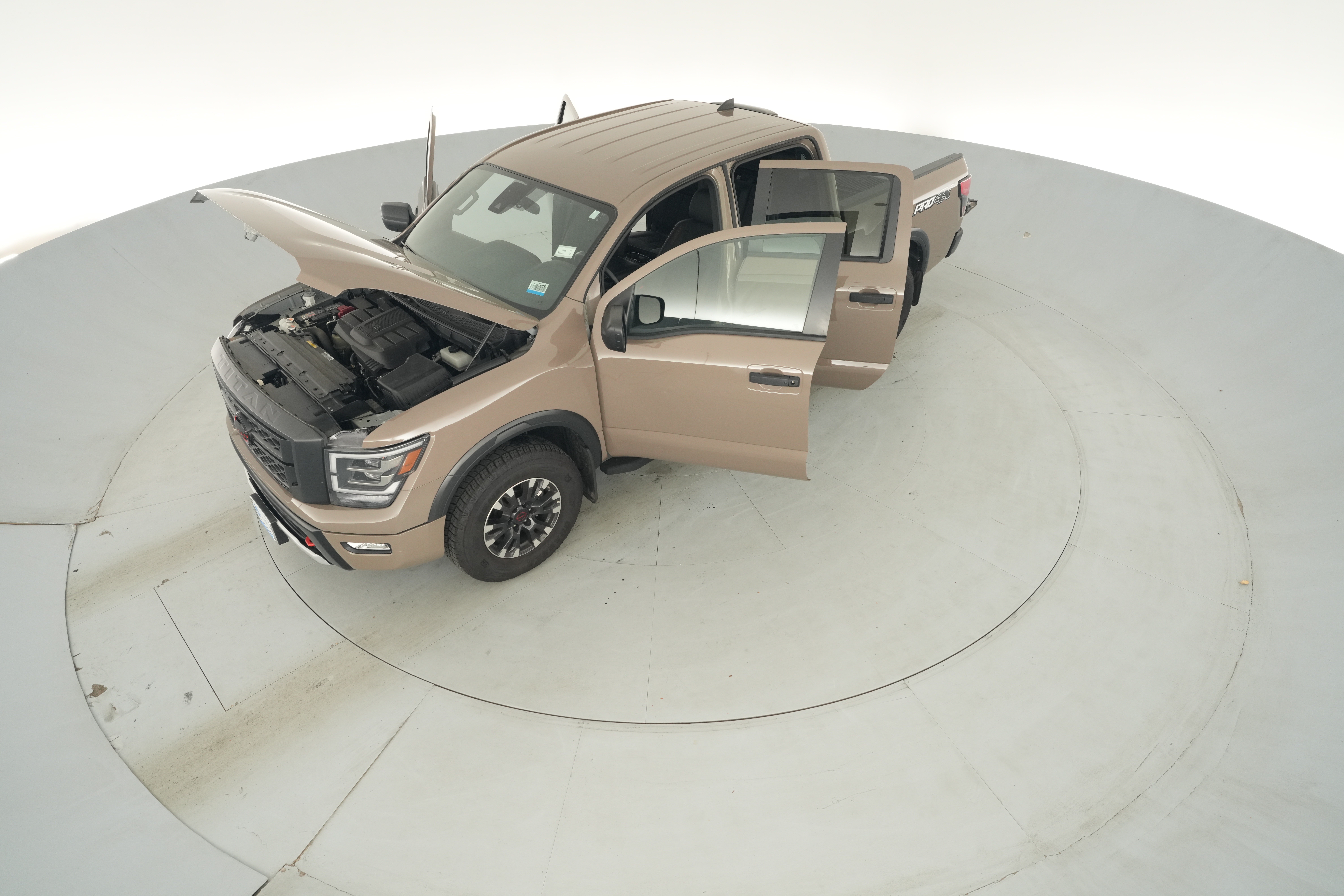 2024 Nissan Titan PRO-4X - Photo 37