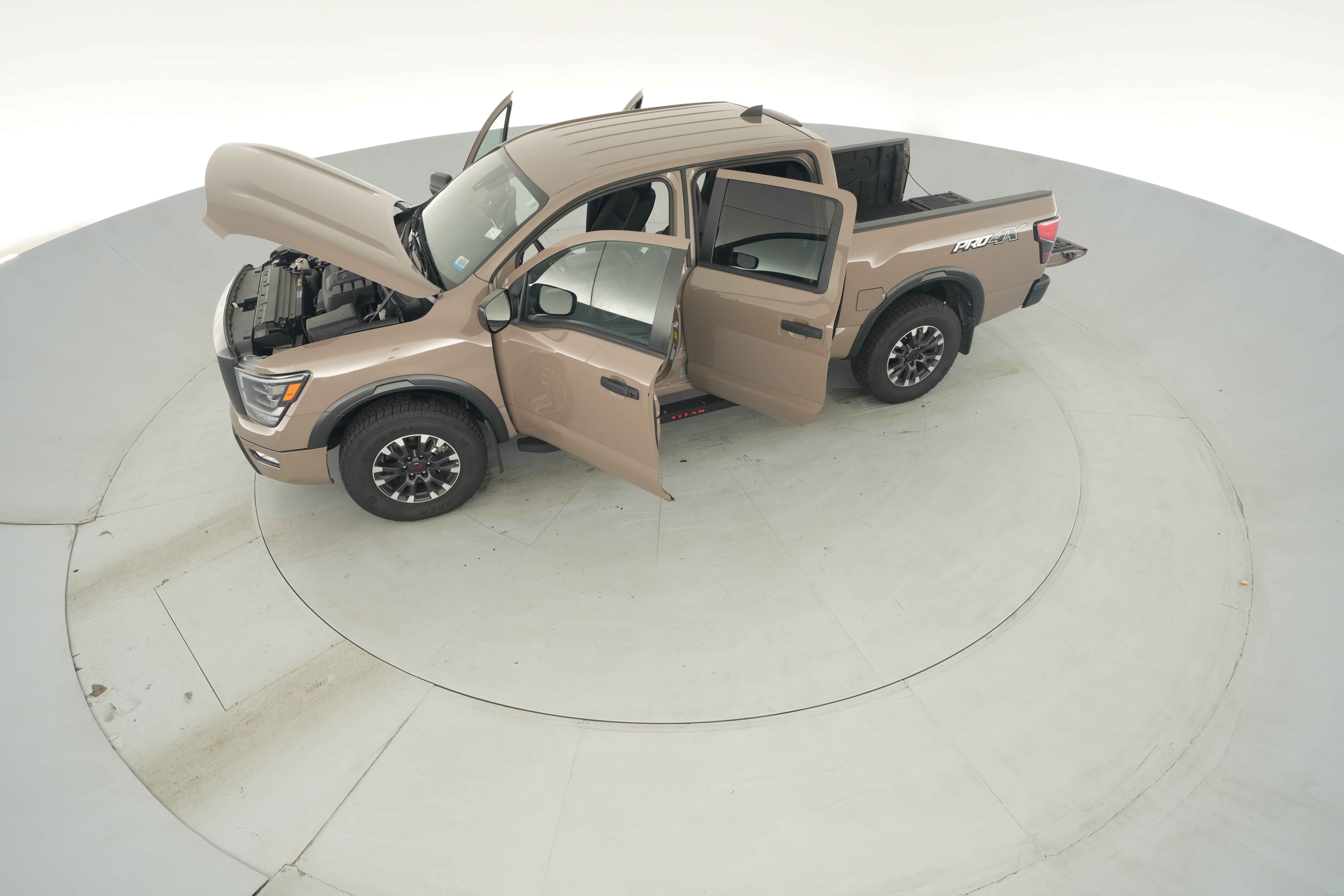 2024 Nissan Titan PRO-4X - Photo 38