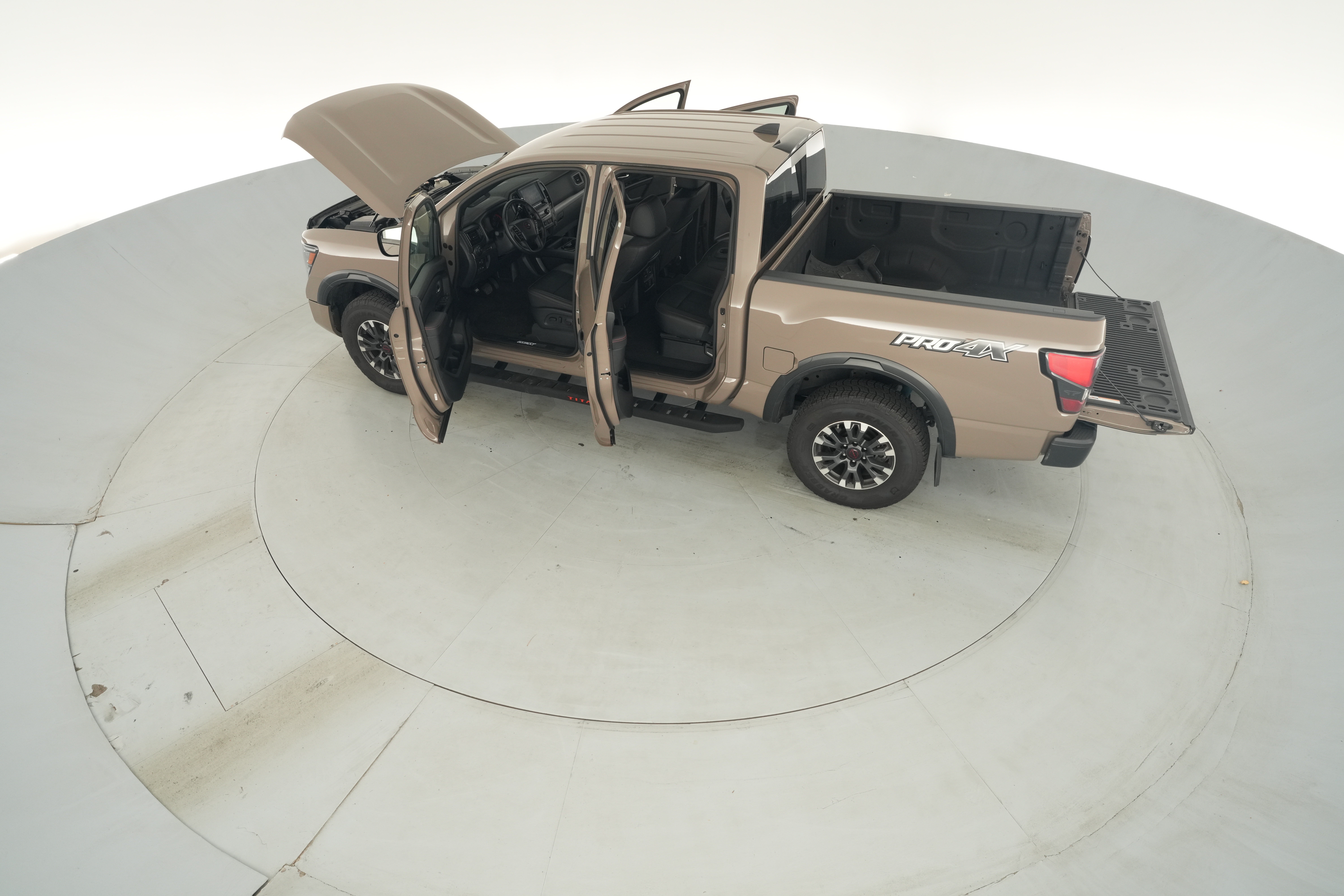 2024 Nissan Titan PRO-4X - Photo 40