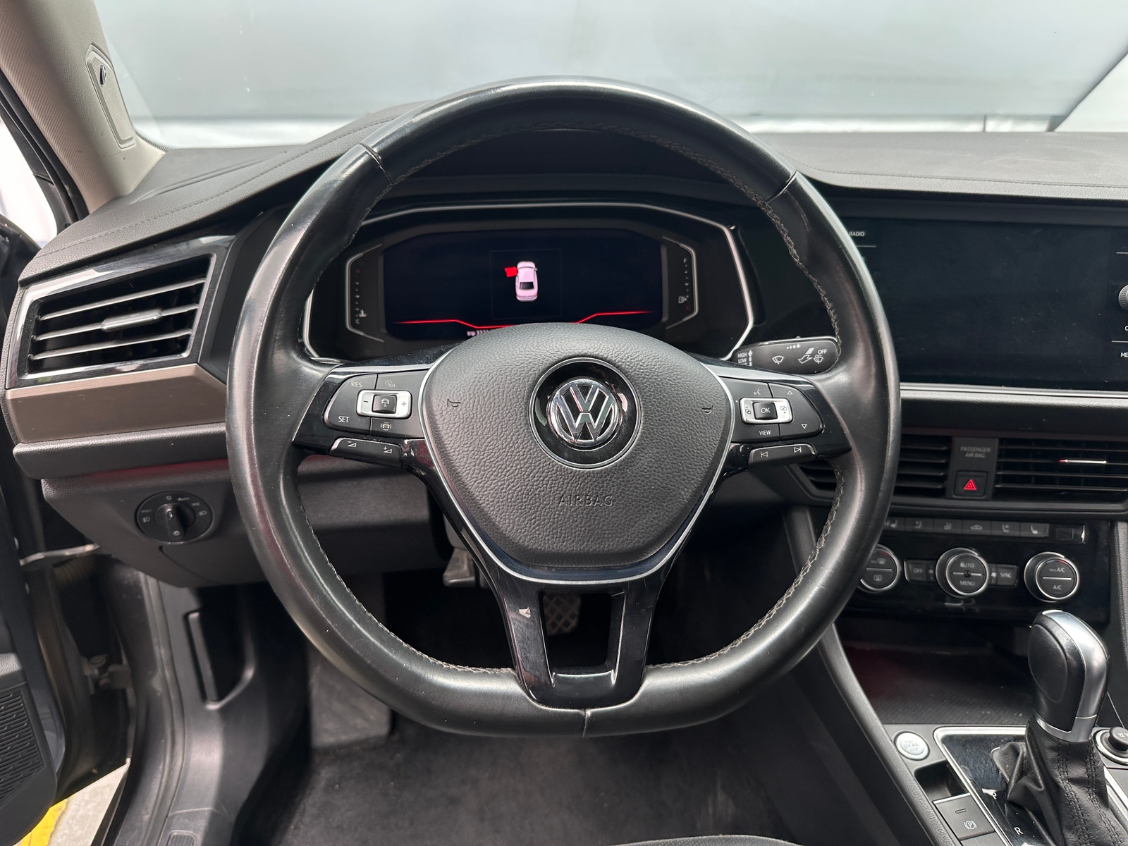 Thumbnail: 2019 Volkswagen Jetta - 4