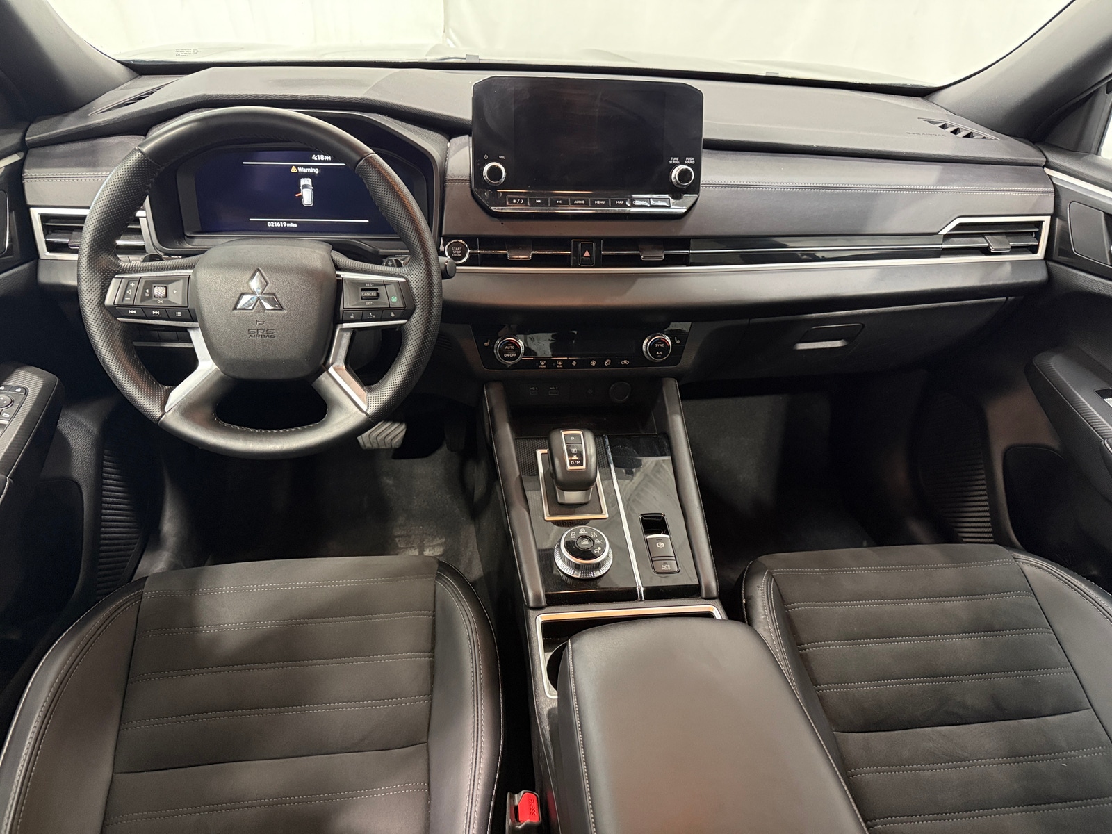 Thumbnail: 2024 Mitsubishi Outlander - 2