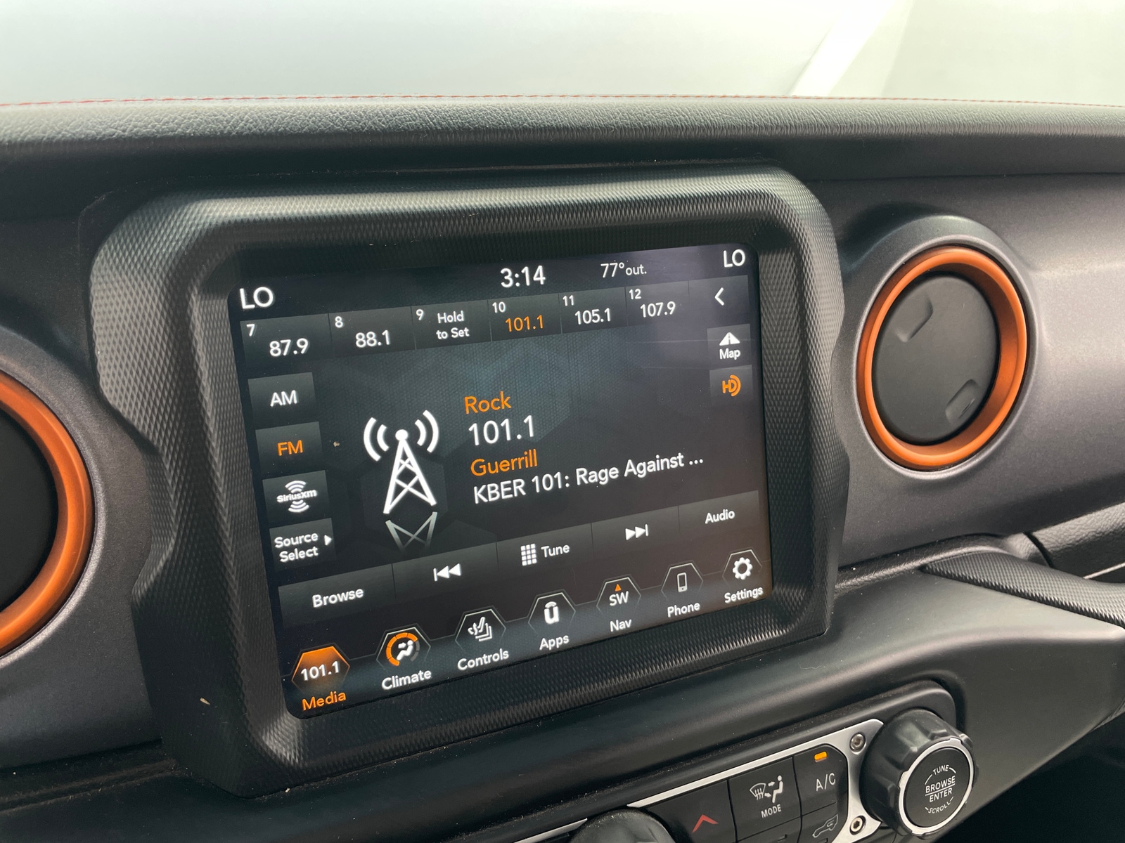 Thumbnail: 2021 Jeep Gladiator - 3