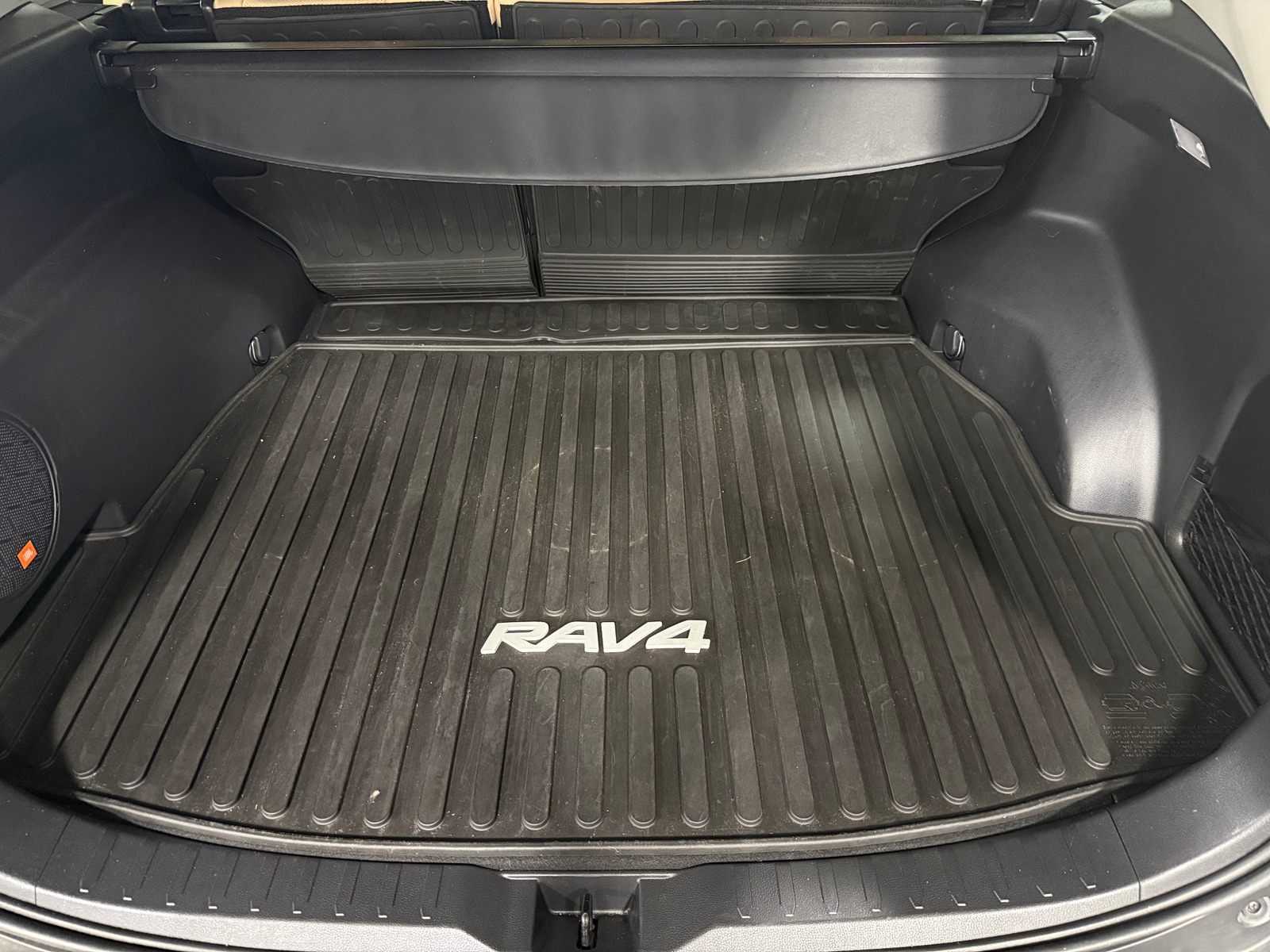 Thumbnail: 2020 Toyota RAV4 - 6