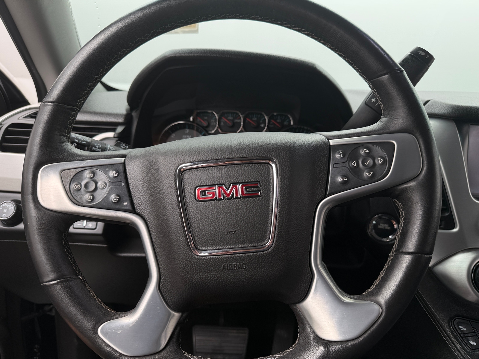 Thumbnail: 2017 GMC Yukon - 4