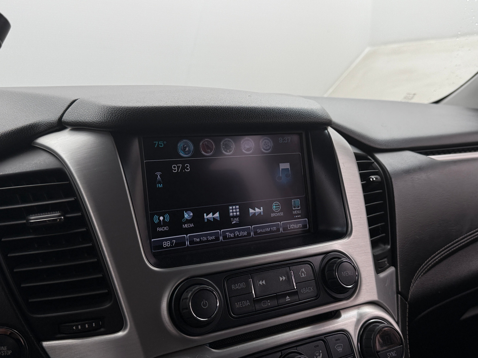 Thumbnail: 2017 GMC Yukon - 3
