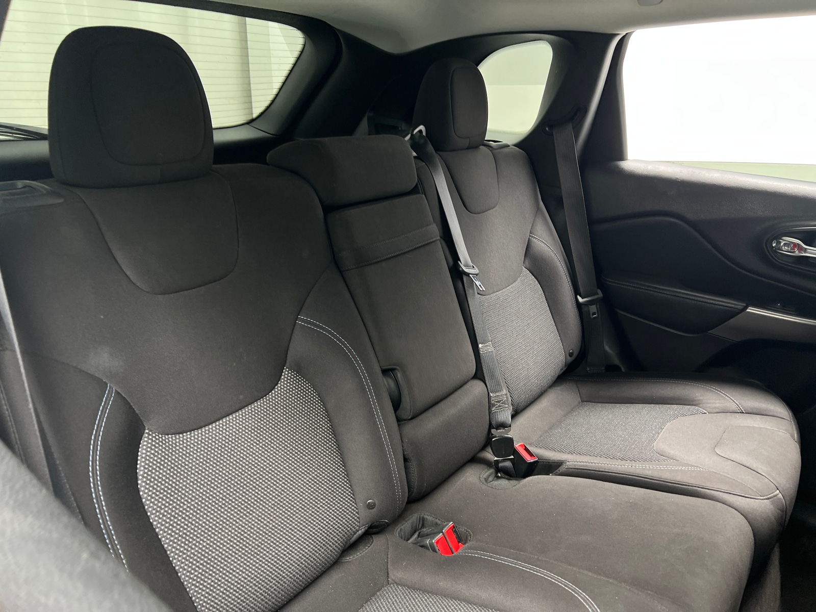 Thumbnail: 2019 Jeep Cherokee - 6