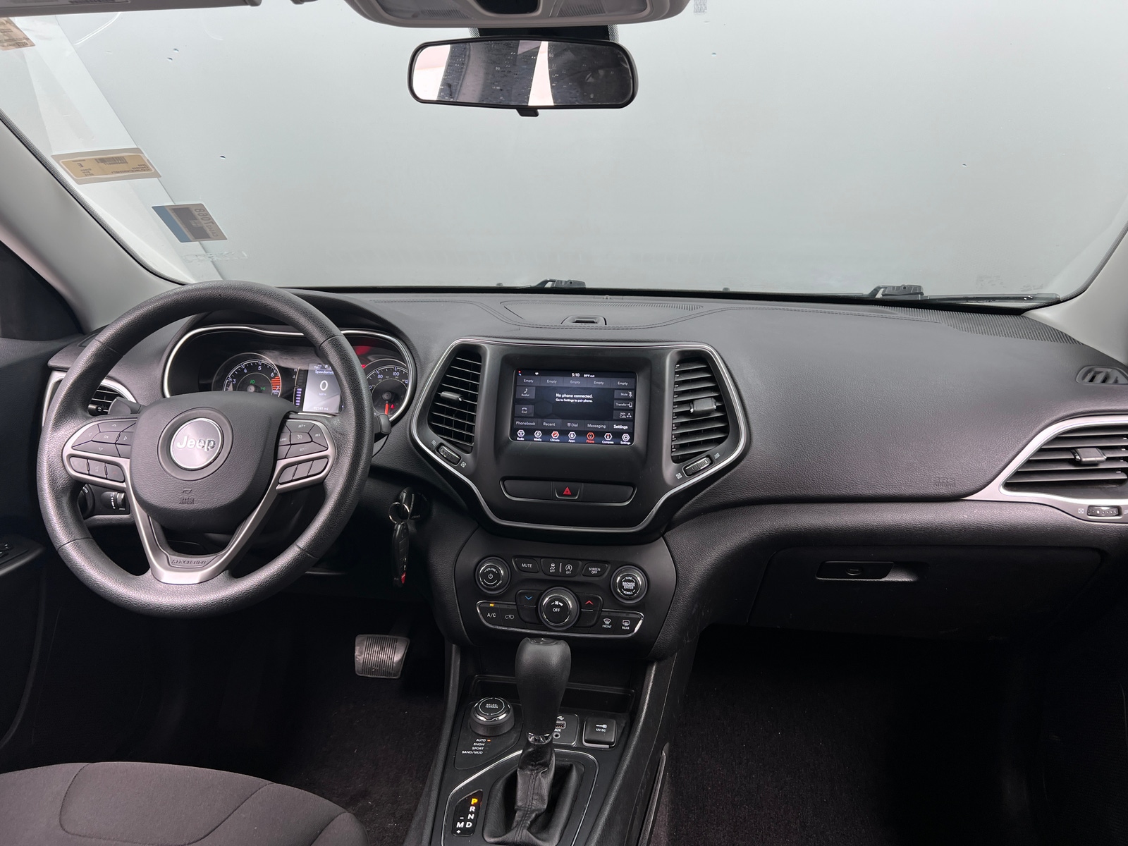 Thumbnail: 2019 Jeep Cherokee - 3