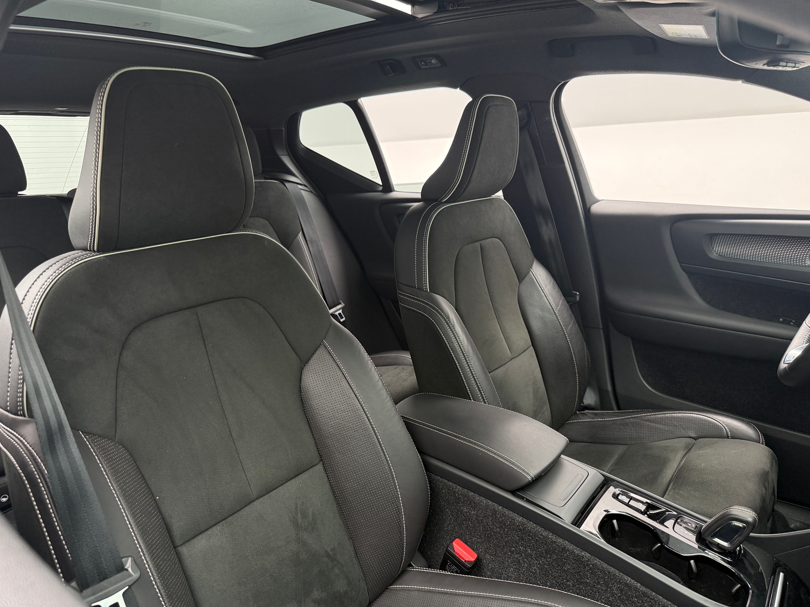 Thumbnail: 2020 Volvo XC40 - 2
