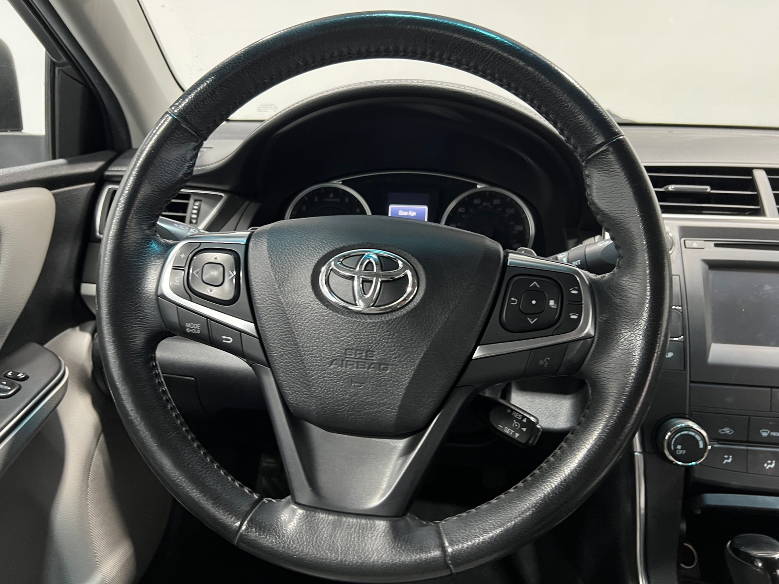 Thumbnail: 2016 Toyota Camry - 5