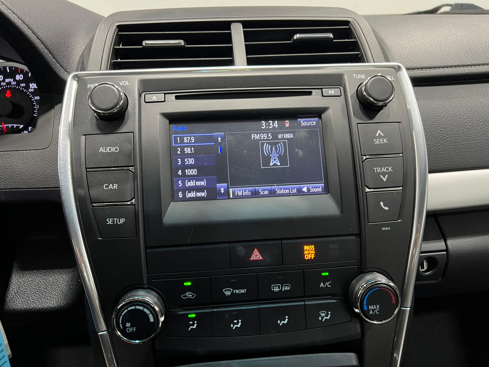Thumbnail: 2016 Toyota Camry - 4