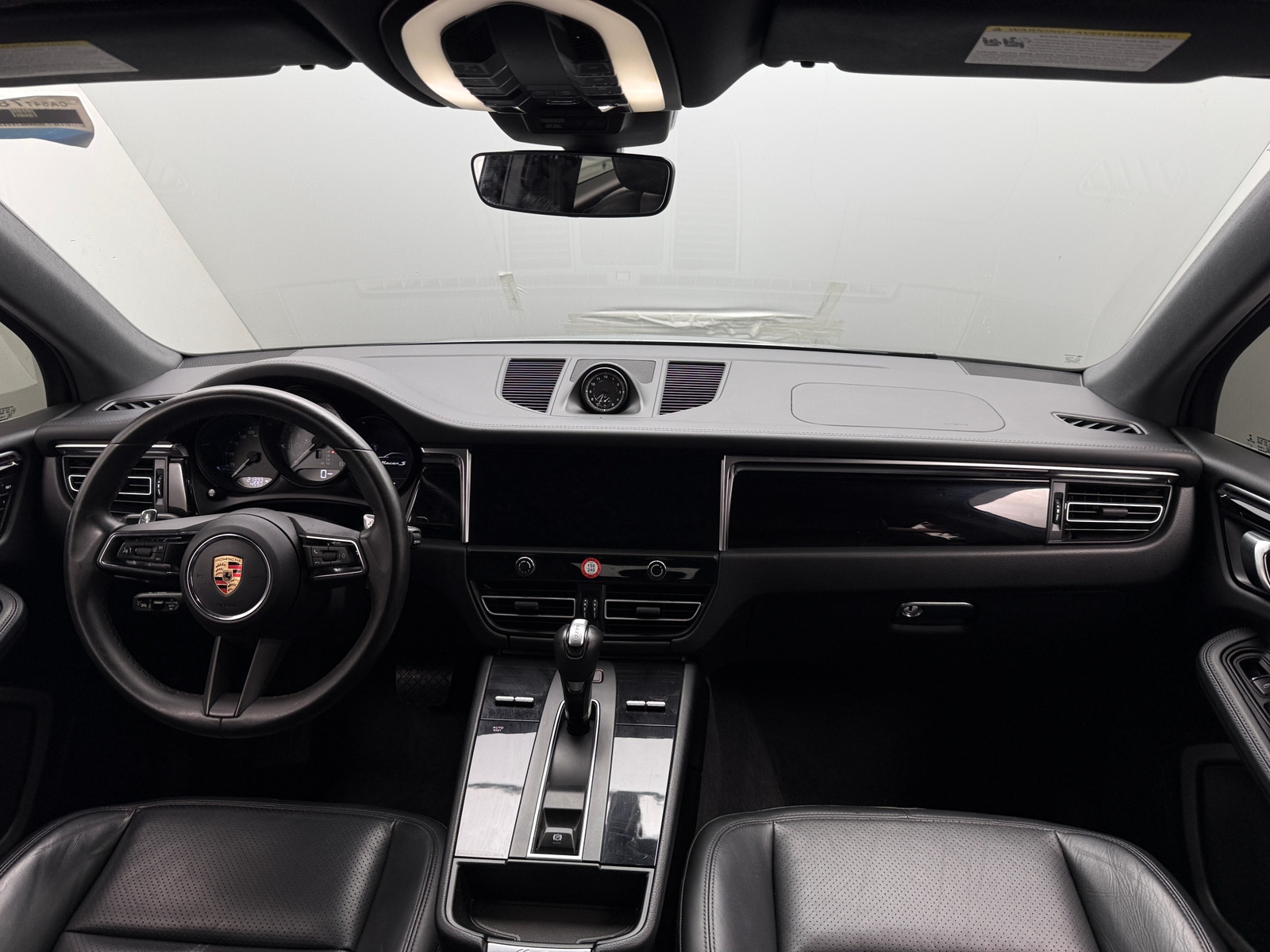 Thumbnail: 2023 Porsche Macan - 2