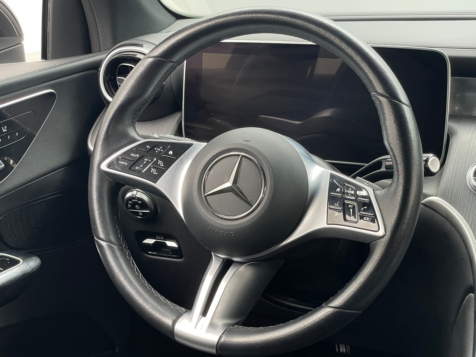 Thumbnail: 2024 Mercedes-Benz GLC - 4