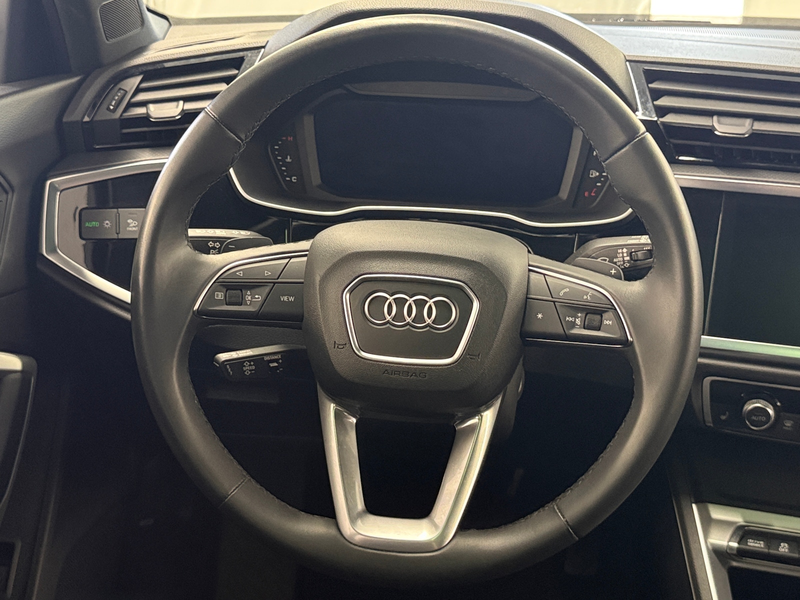 Thumbnail: 2025 Audi Q3 - 4