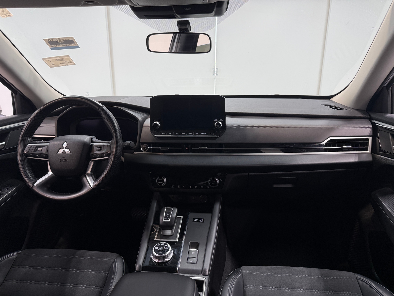 Thumbnail: 2024 Mitsubishi Outlander - 2