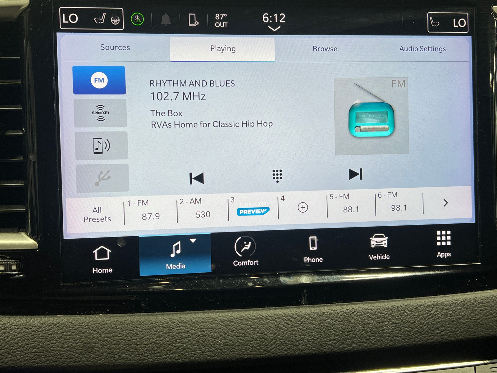 Thumbnail: 2024 Chrysler Pacifica - 3