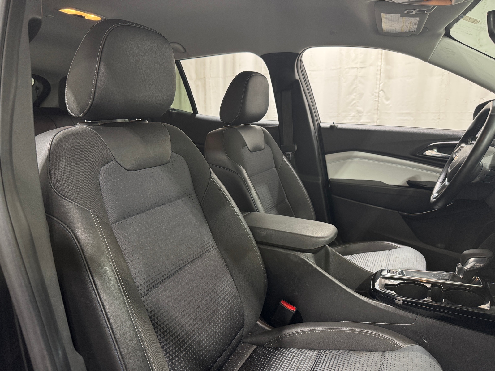 Thumbnail: 2025 Chevrolet Trax - 2