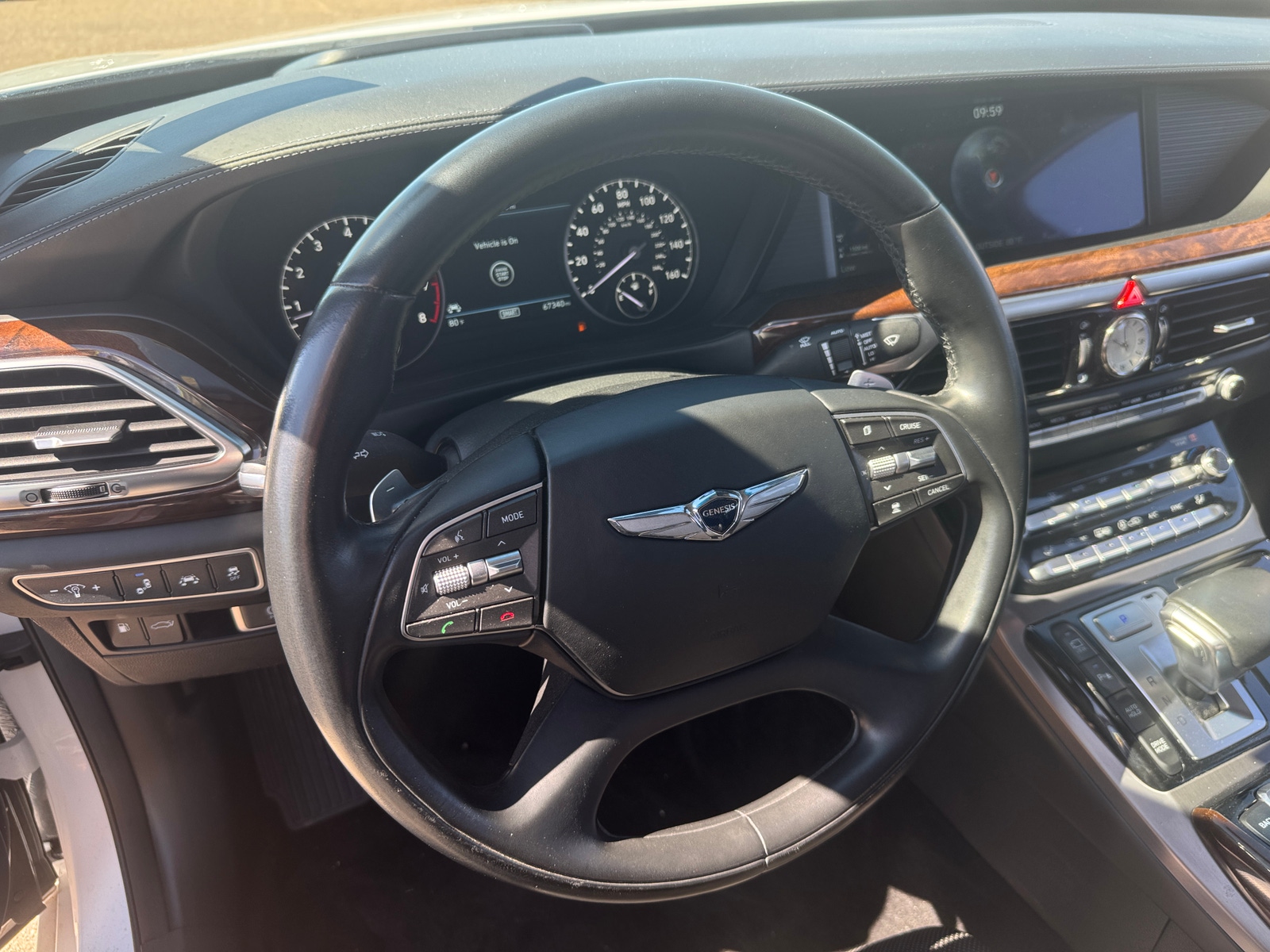 Thumbnail: 2017 Genesis G90 - 4