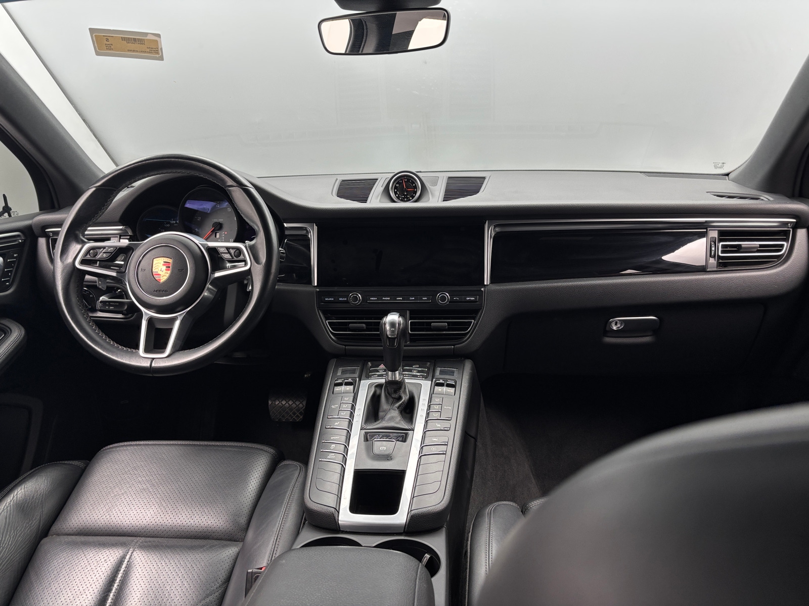 Thumbnail: 2020 Porsche Macan - 2