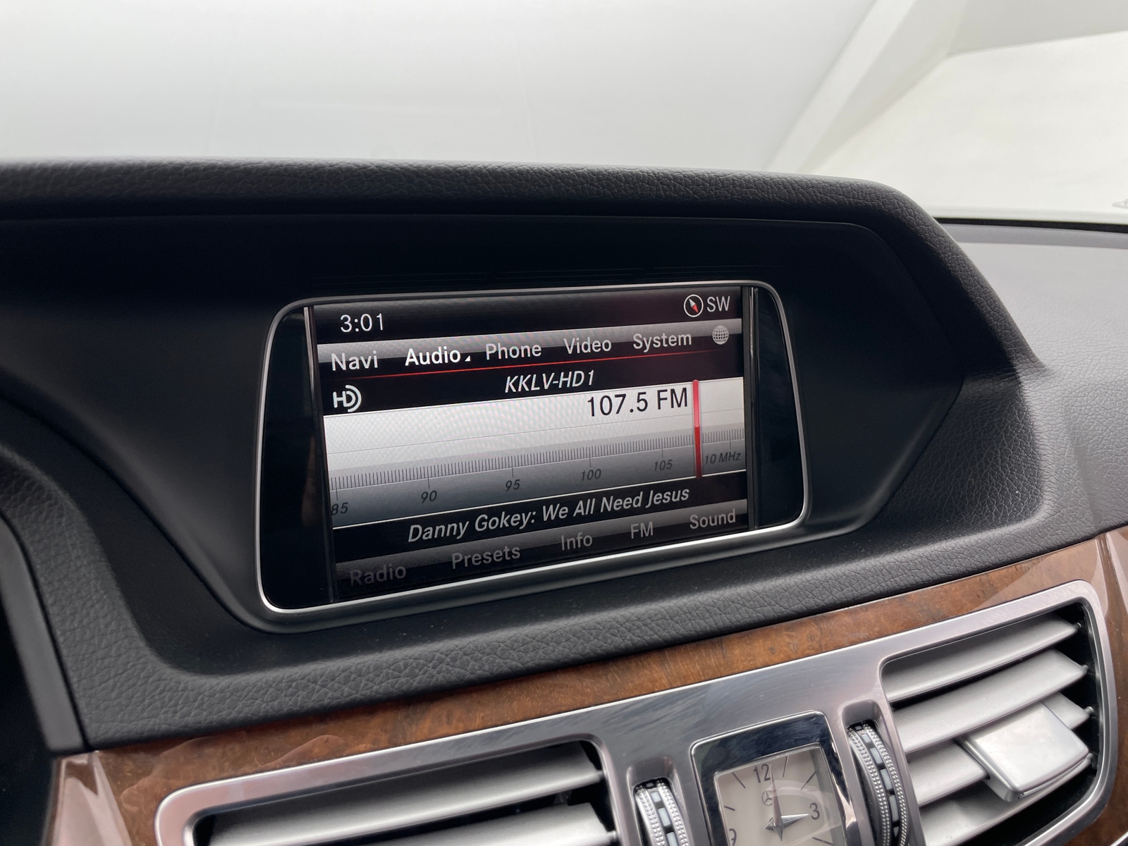 Thumbnail: 2014 Mercedes-Benz E-Class - 3