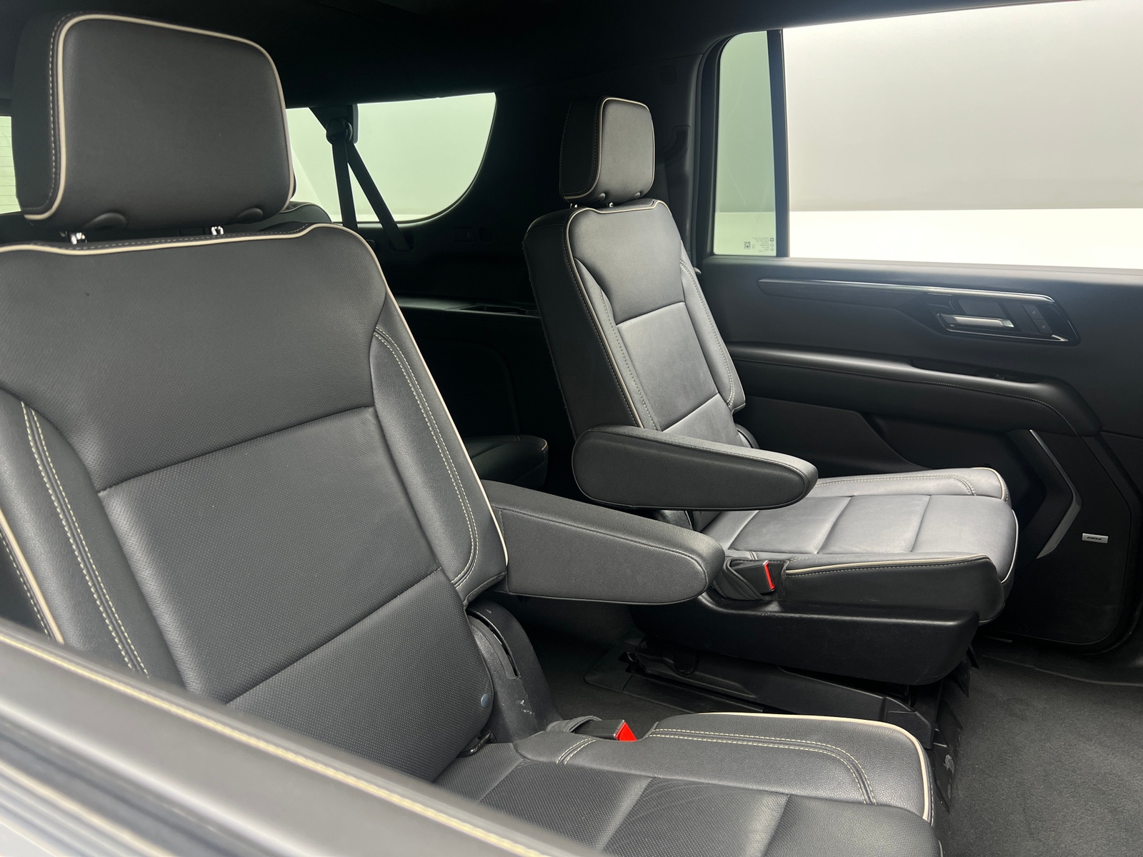 Thumbnail: 2025 Chevrolet Suburban - 5