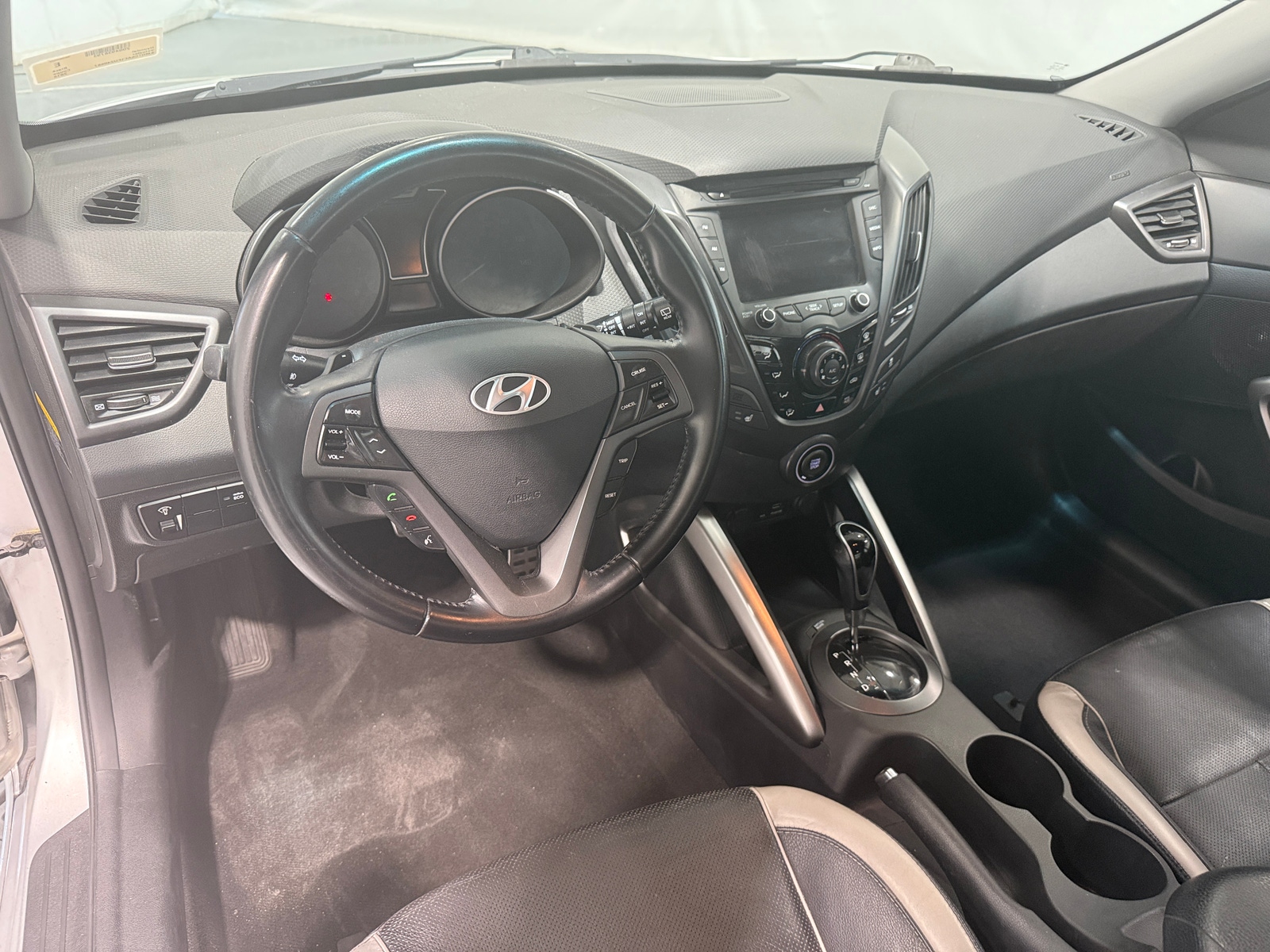 Thumbnail: 2015 Hyundai Veloster - 2