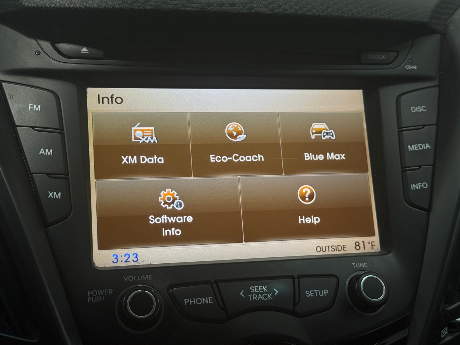 Thumbnail: 2015 Hyundai Veloster - 3