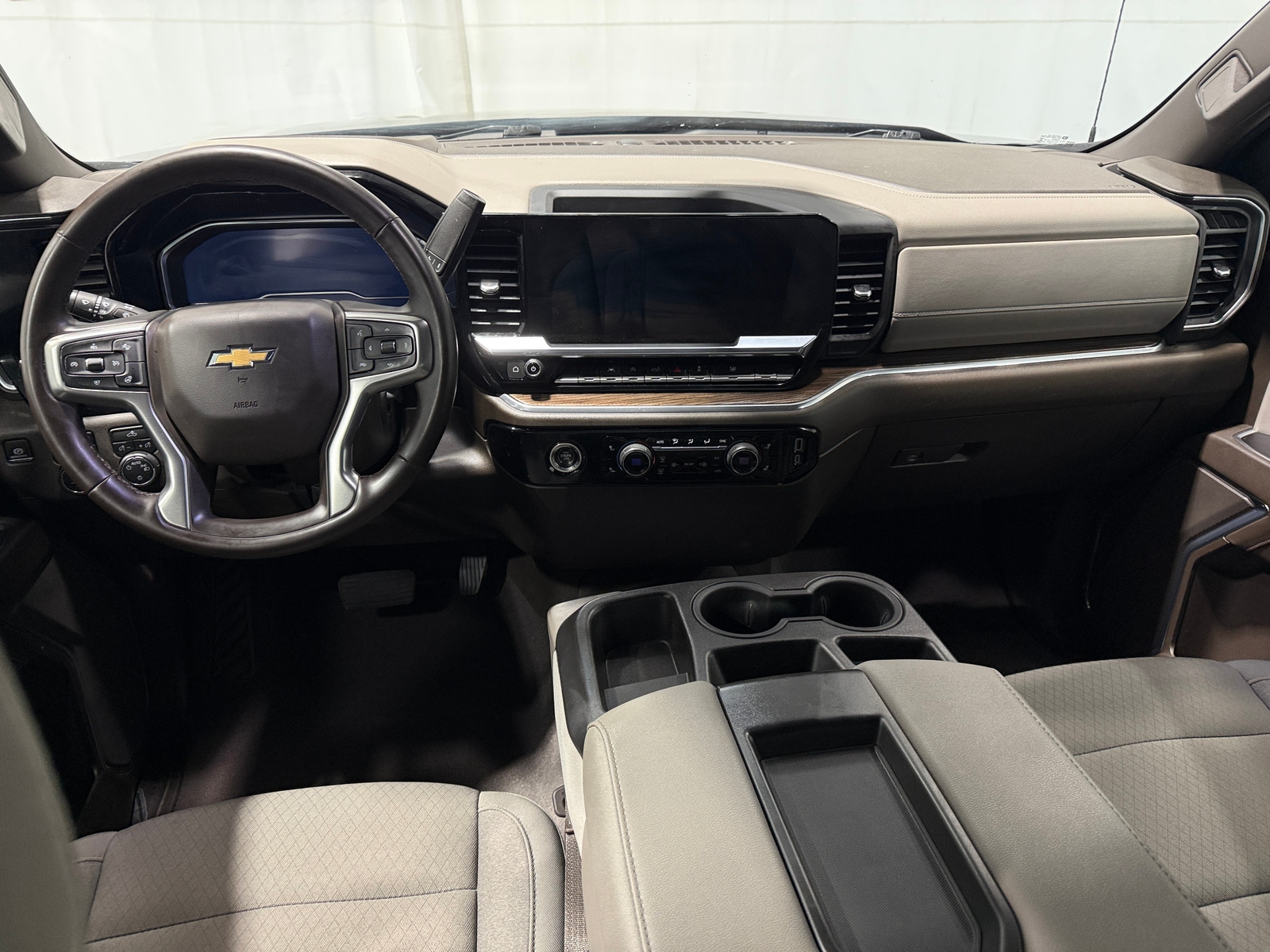 Thumbnail: 2023 Chevrolet Silverado 1500 - 3