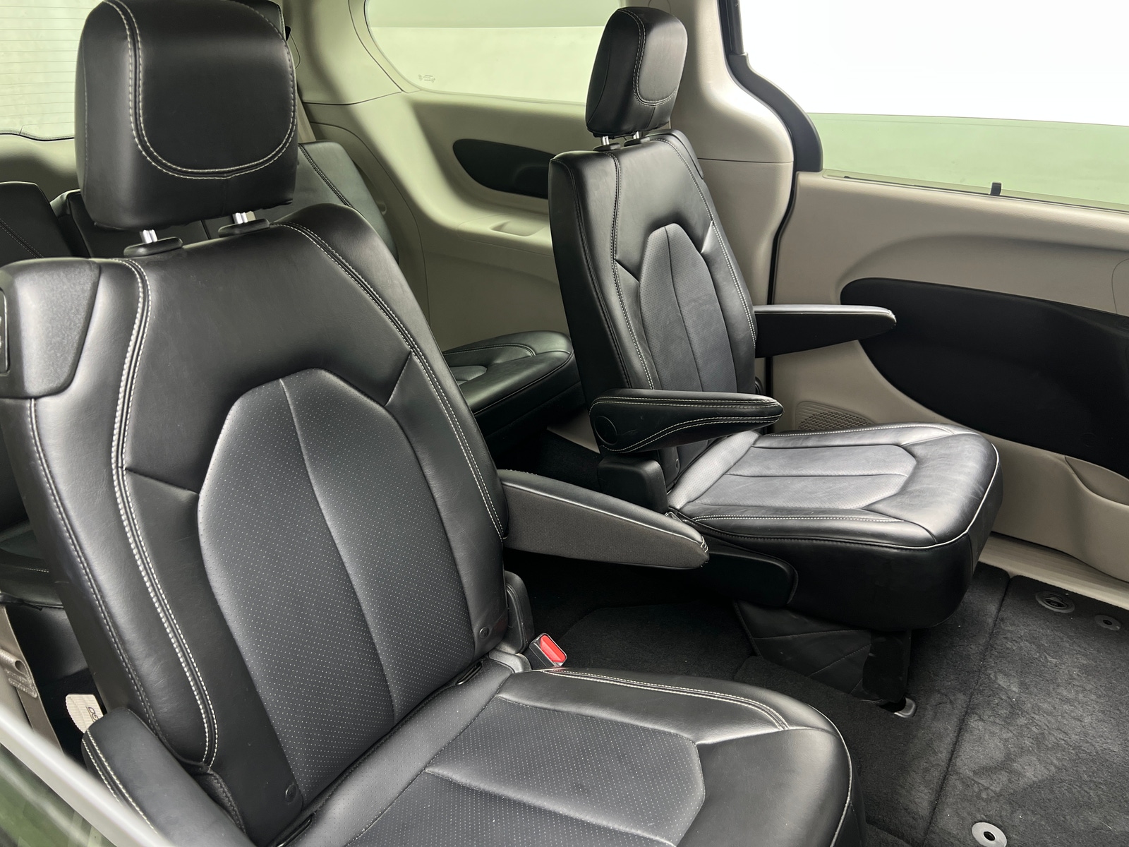 Thumbnail: 2024 Chrysler Pacifica - 5