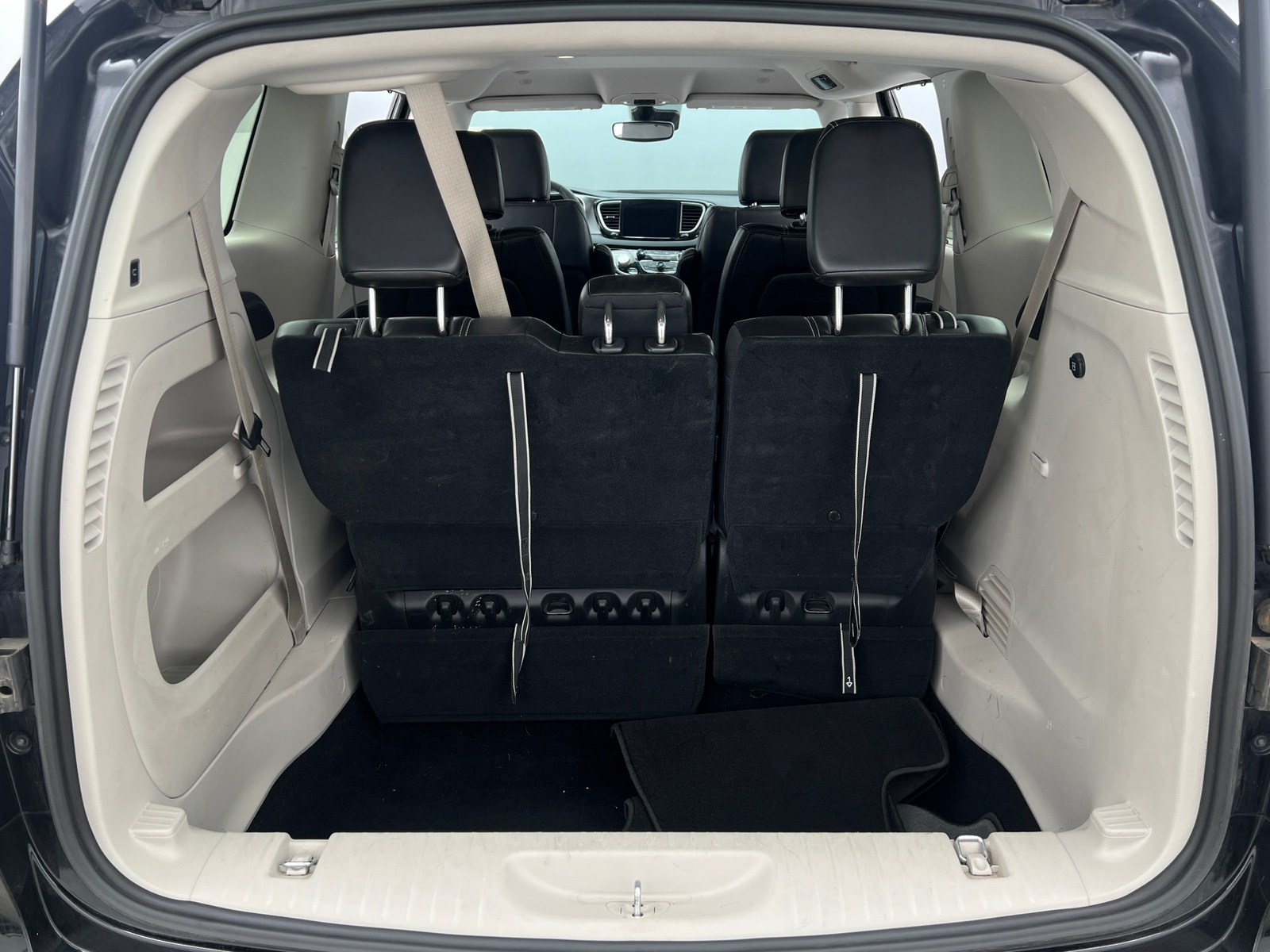Thumbnail: 2024 Chrysler Pacifica - 6
