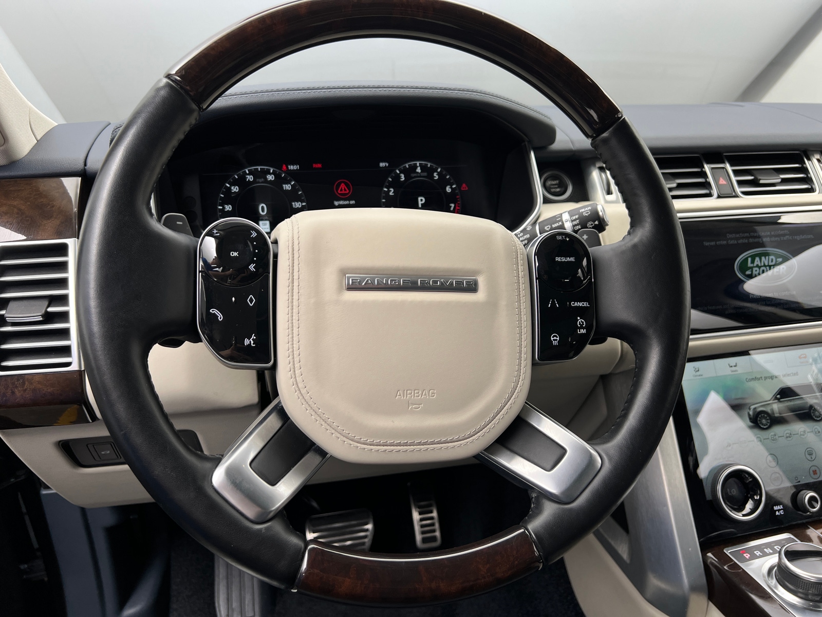 Thumbnail: 2022 Land Rover Range Rover - 4