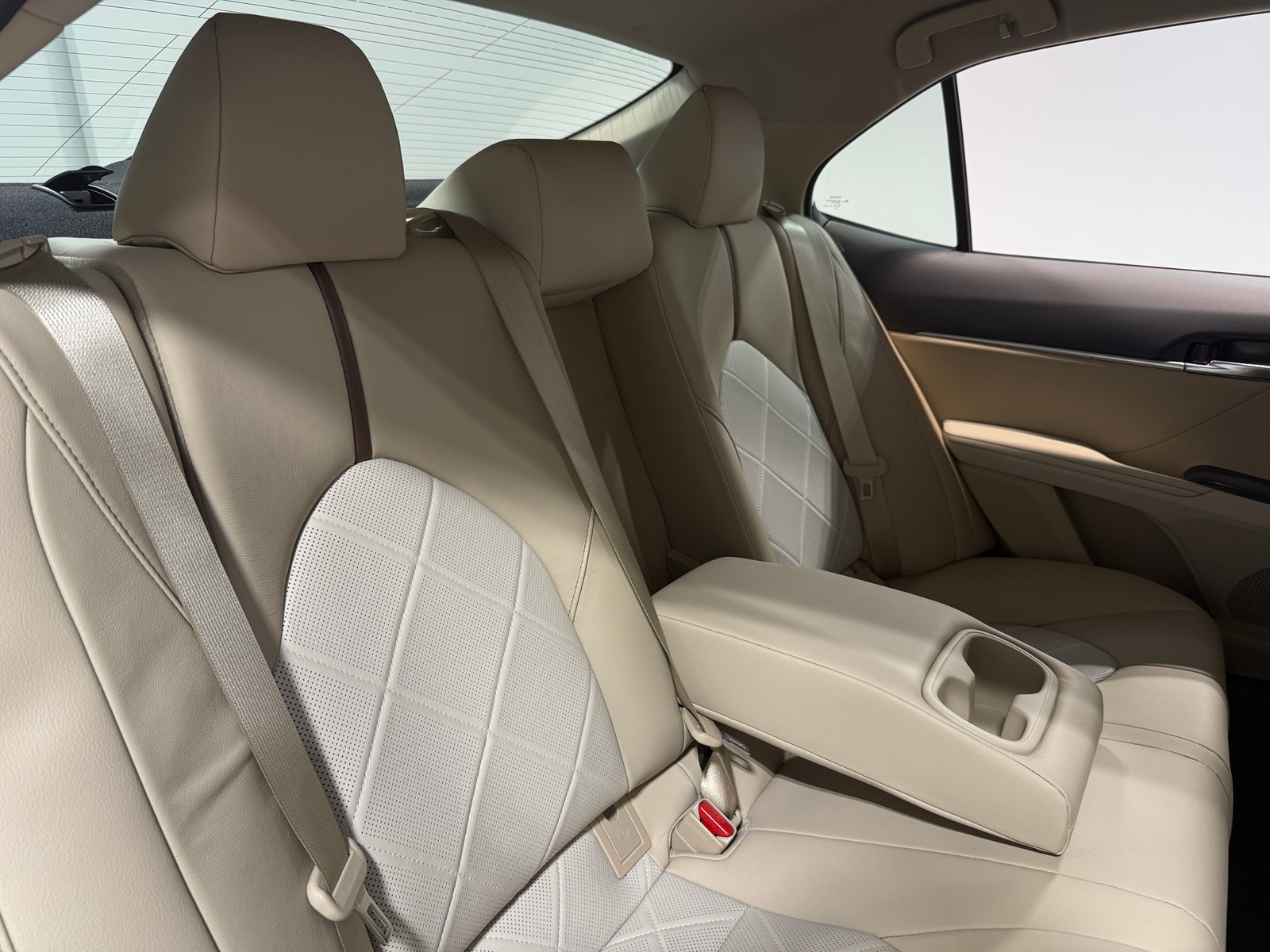Thumbnail: 2019 Toyota Camry - 5