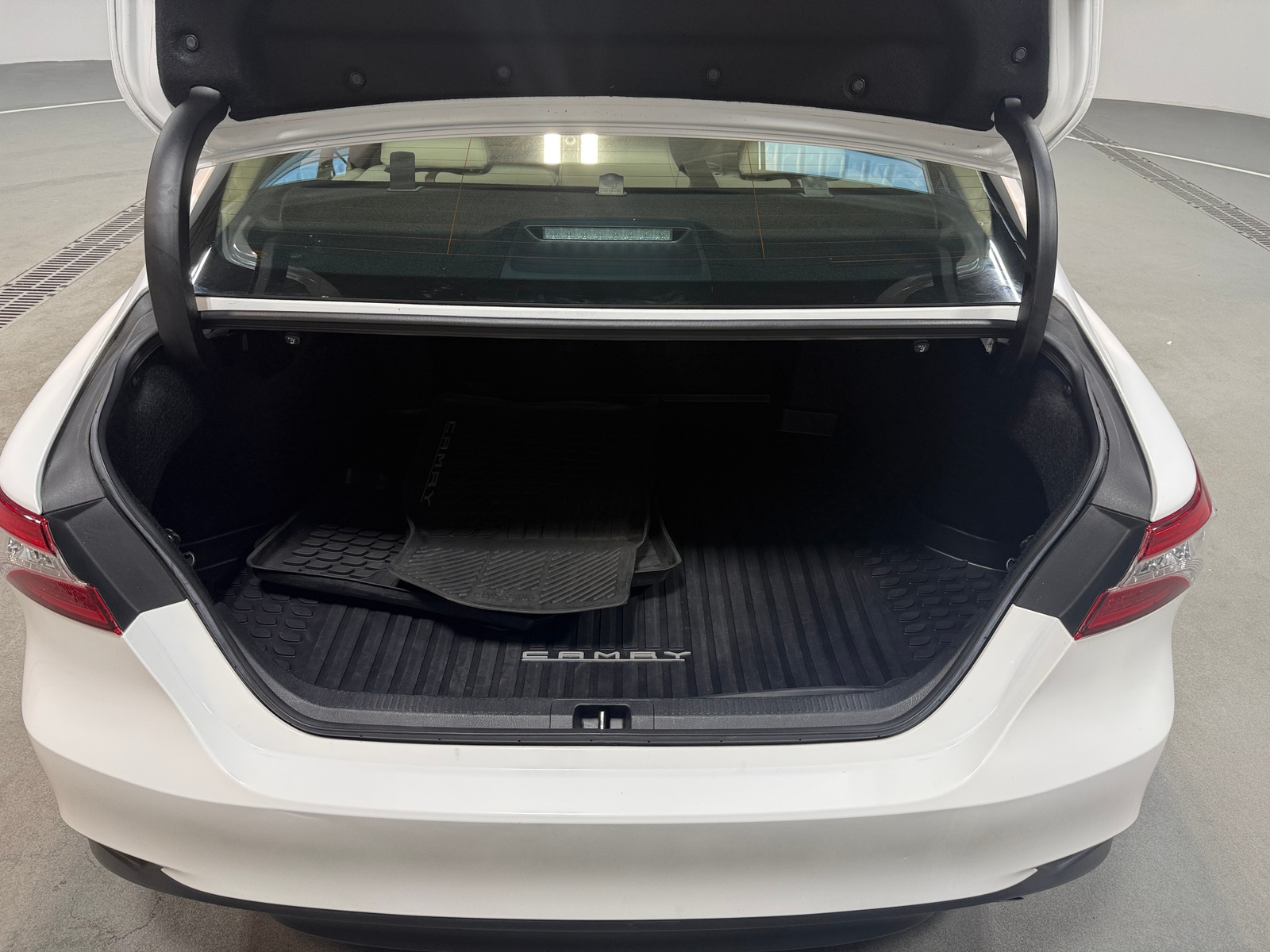 Thumbnail: 2019 Toyota Camry - 6