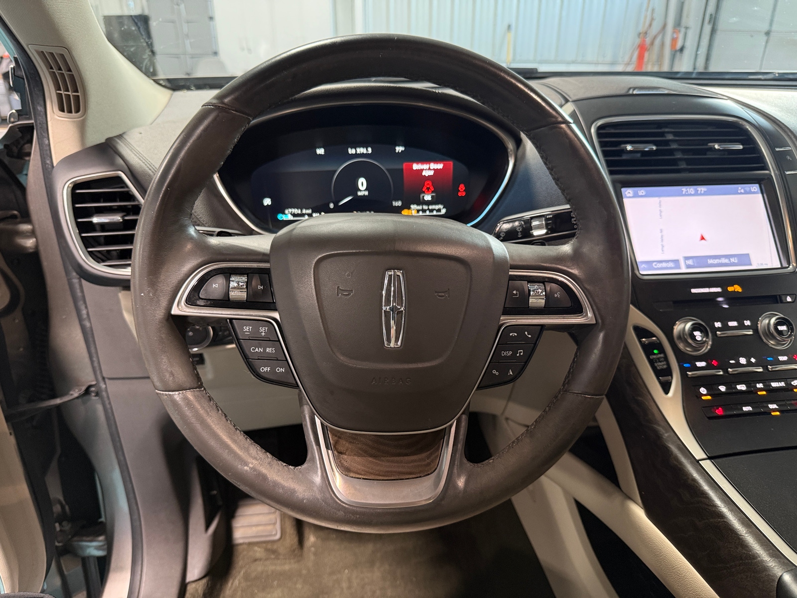 Thumbnail: 2019 Lincoln Nautilus - 4