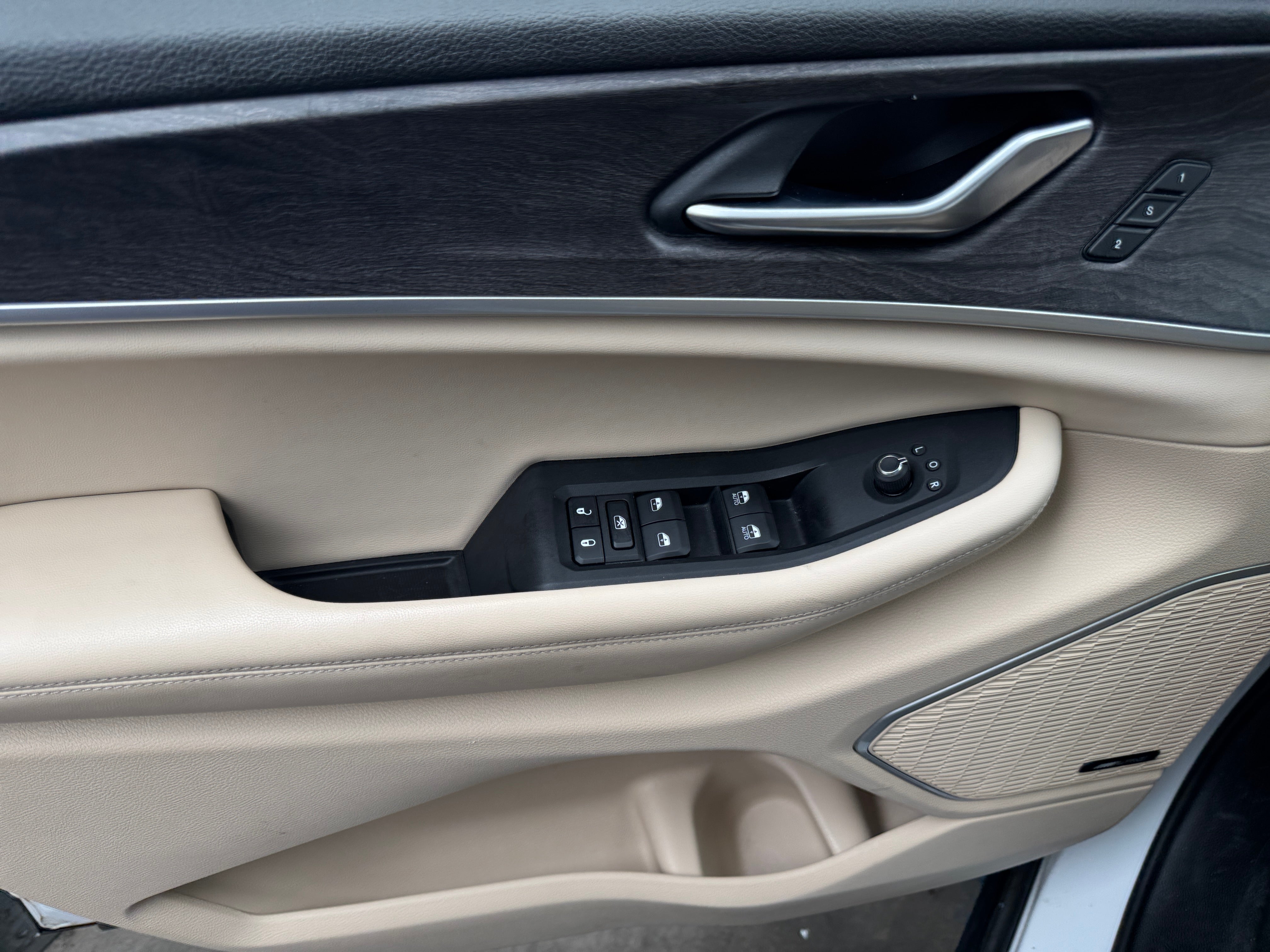 2022 Jeep Grand Cherokee L Limited - Photo 3