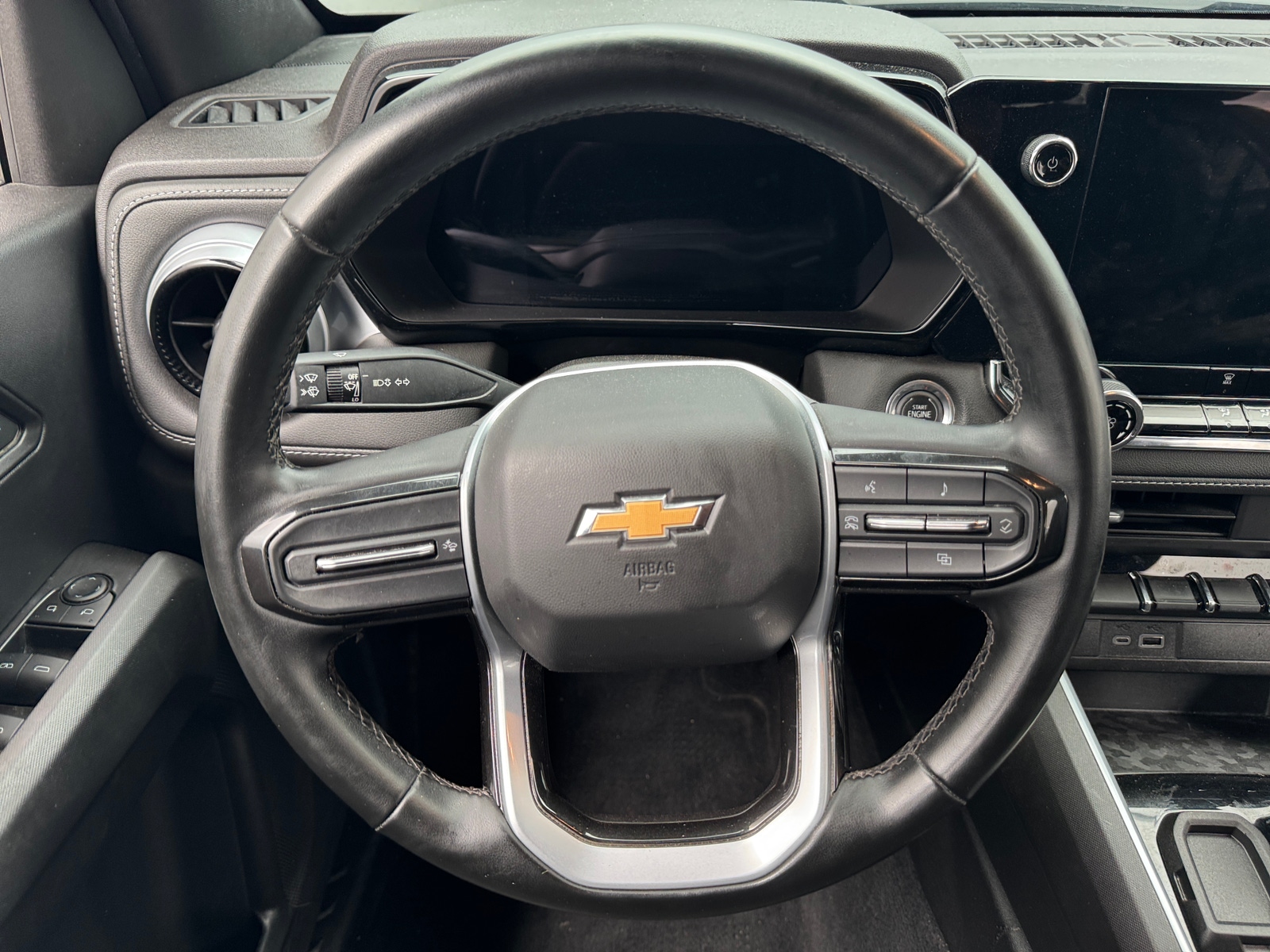 Thumbnail: 2023 Chevrolet Colorado - 5
