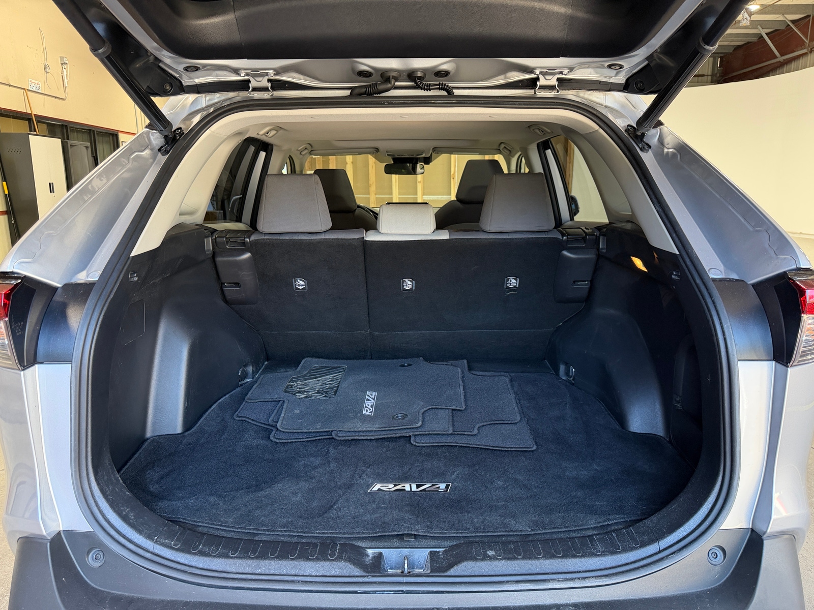 Thumbnail: 2019 Toyota RAV4 - 7