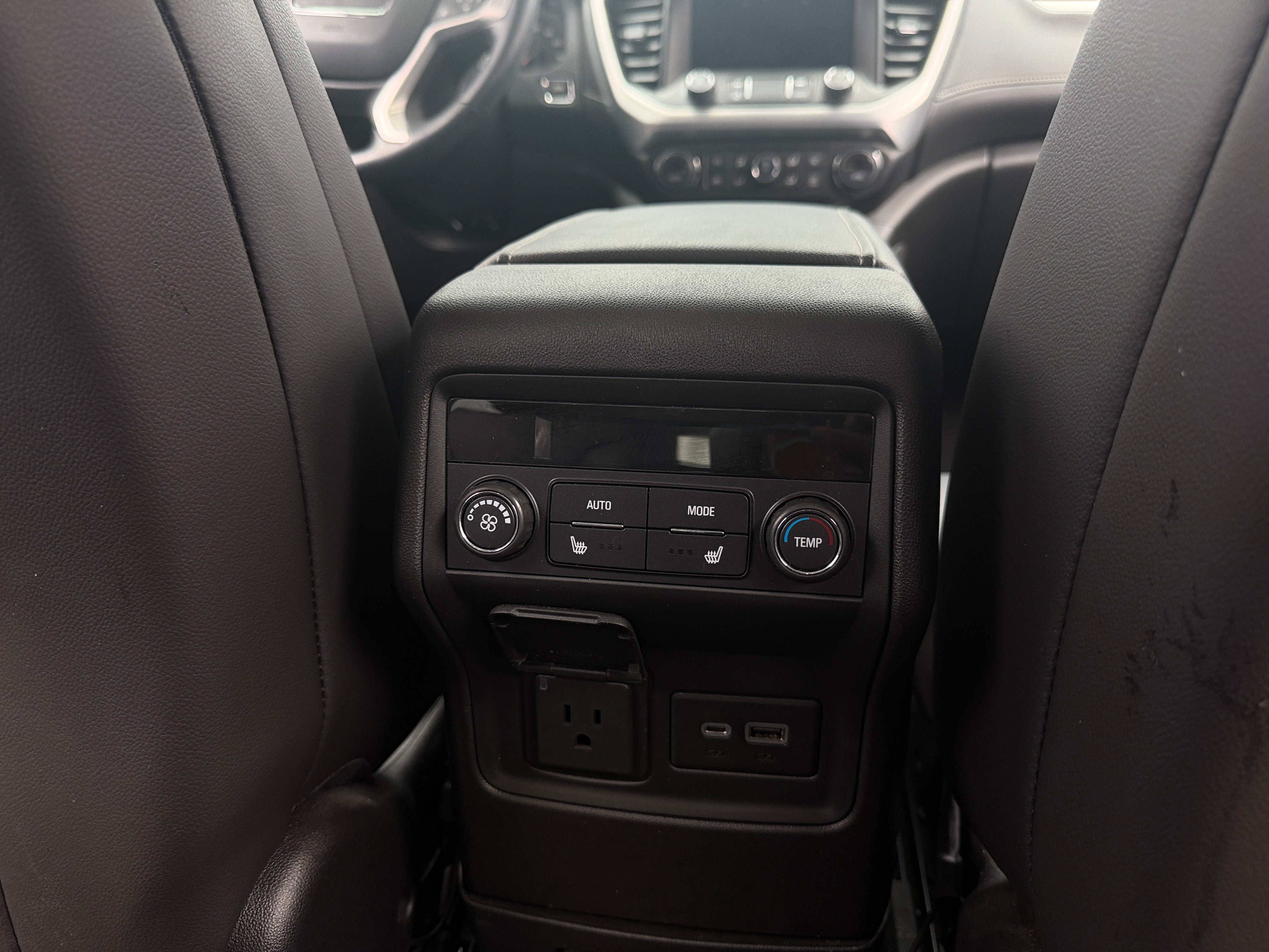 2023 GMC Acadia SLT - Photo 5