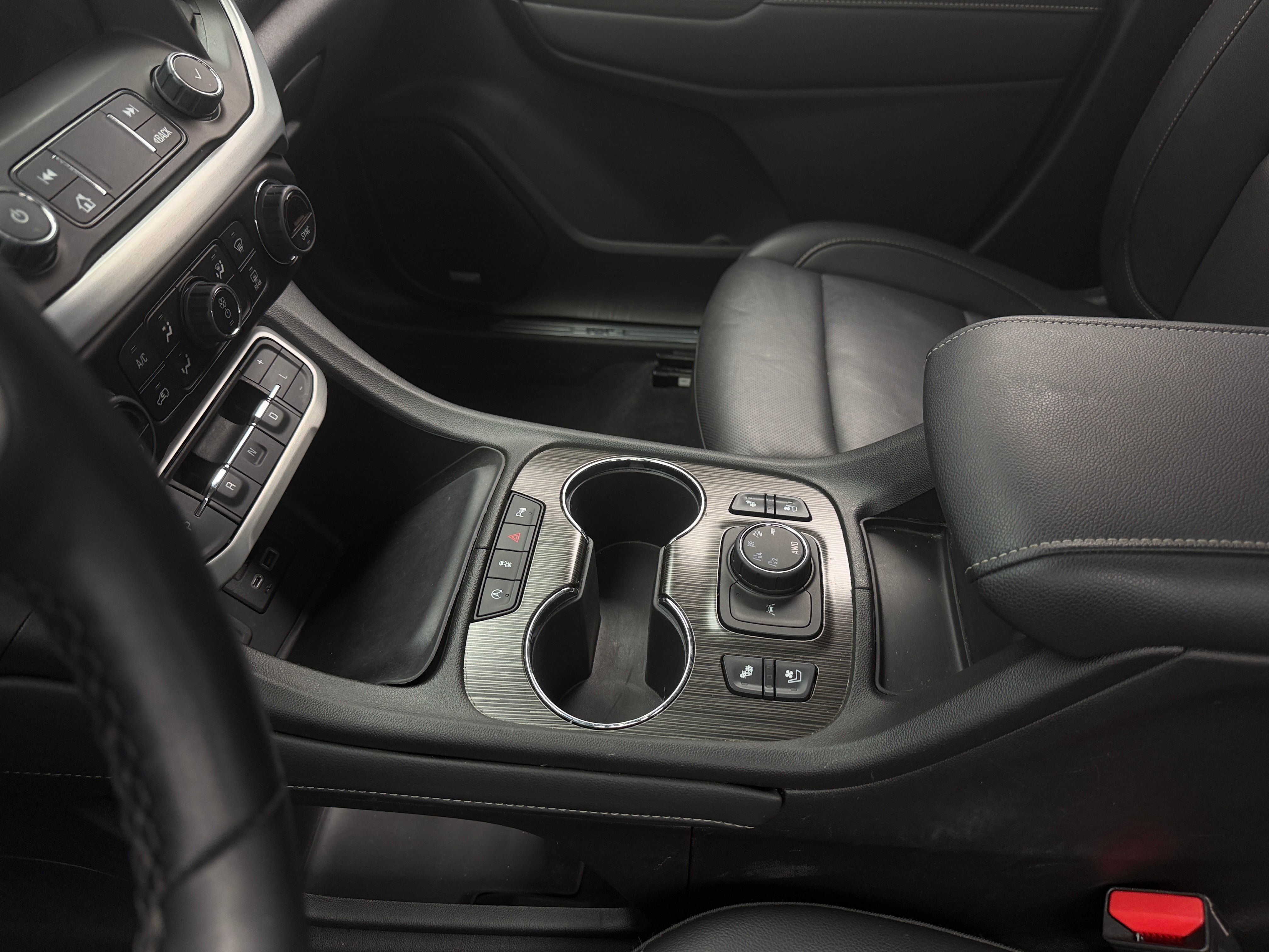 2023 GMC Acadia SLT - Photo 9