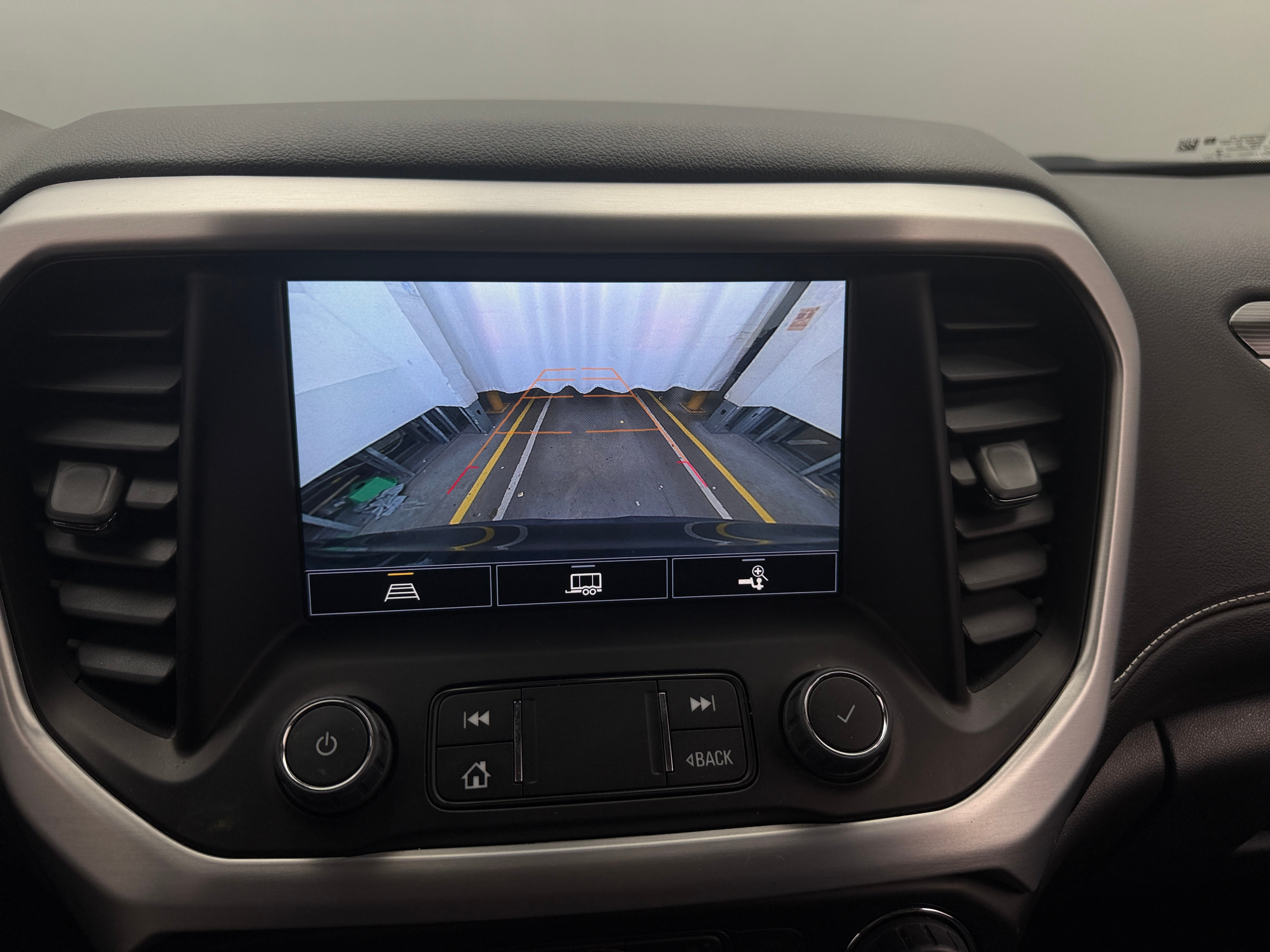 2023 GMC Acadia SLT - Photo 16