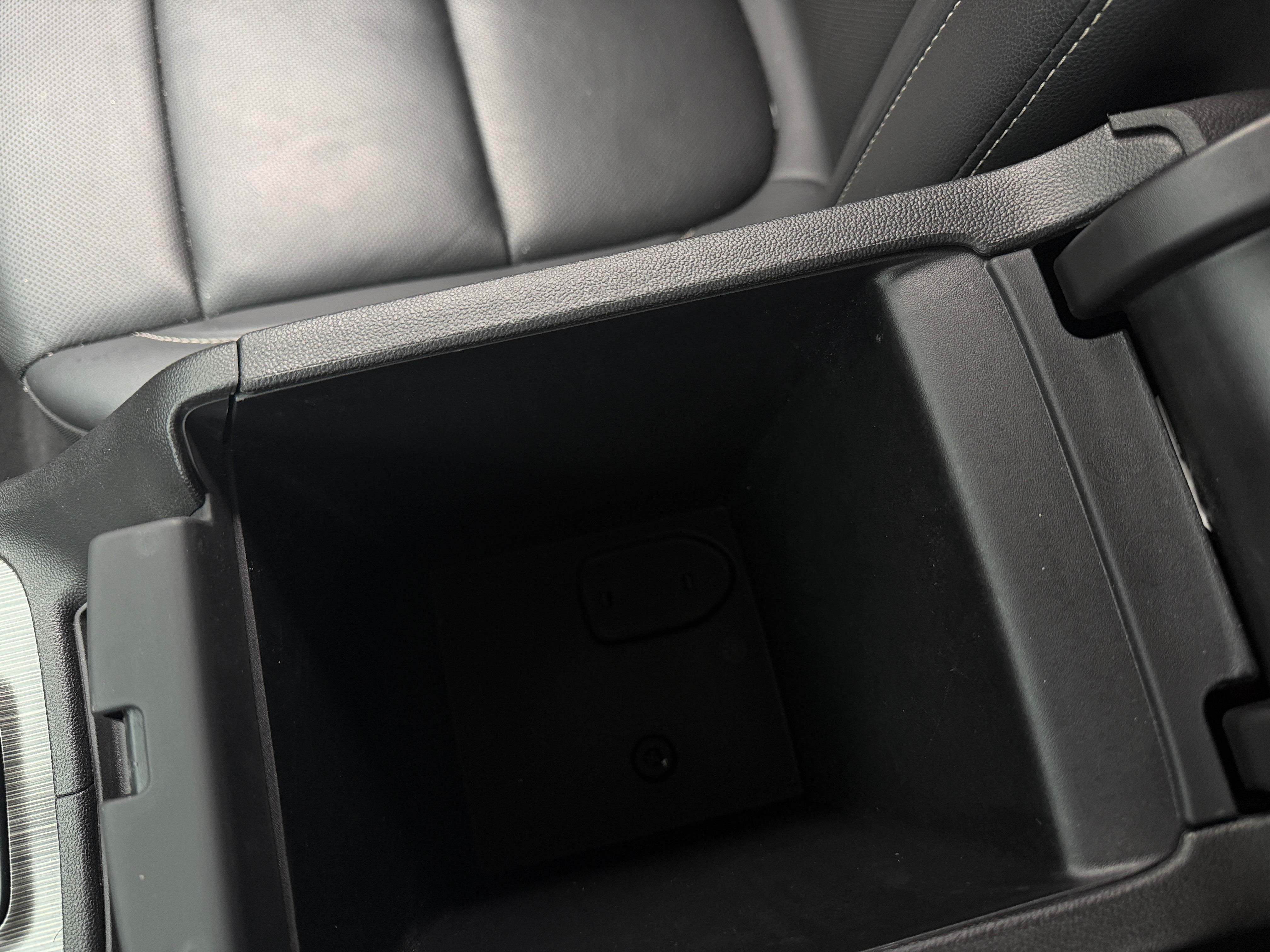 2023 GMC Acadia SLT - Photo 17