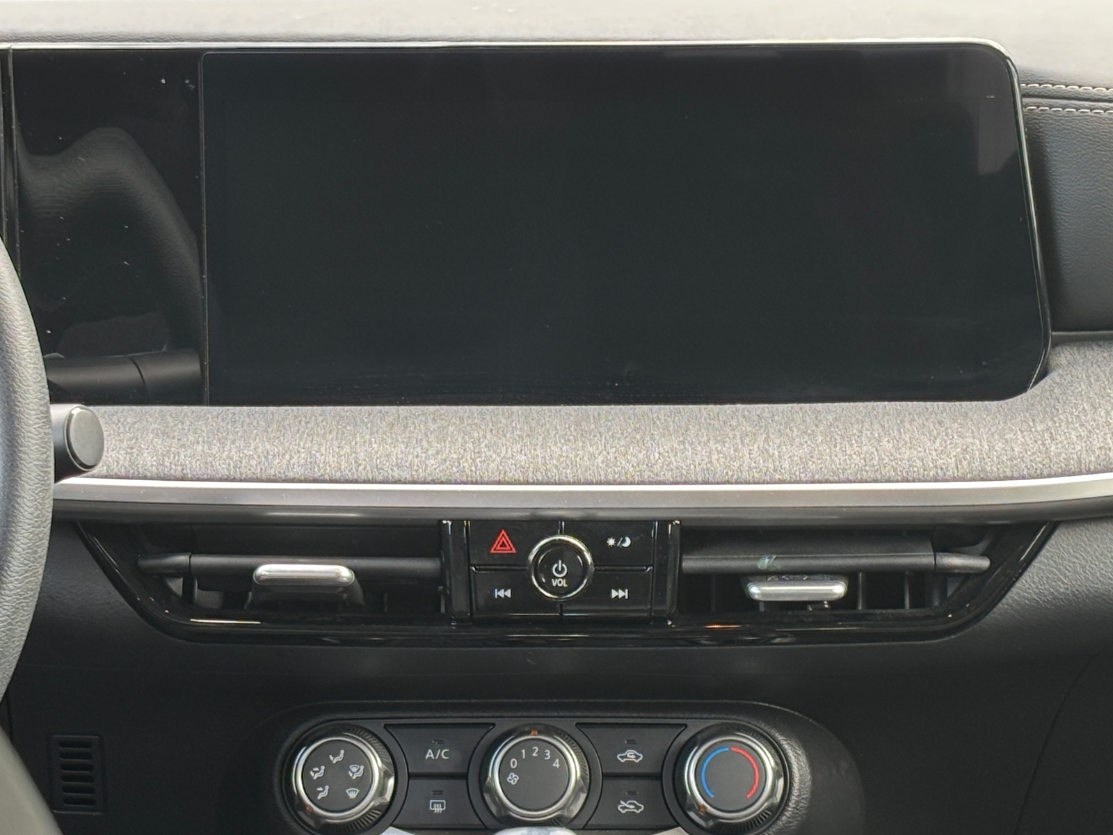 Thumbnail: 2025 Nissan Kicks - 4