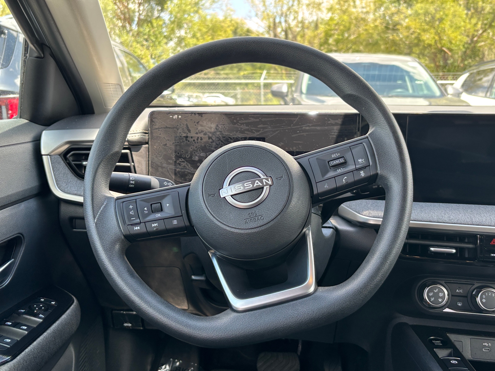 Thumbnail: 2025 Nissan Kicks - 4