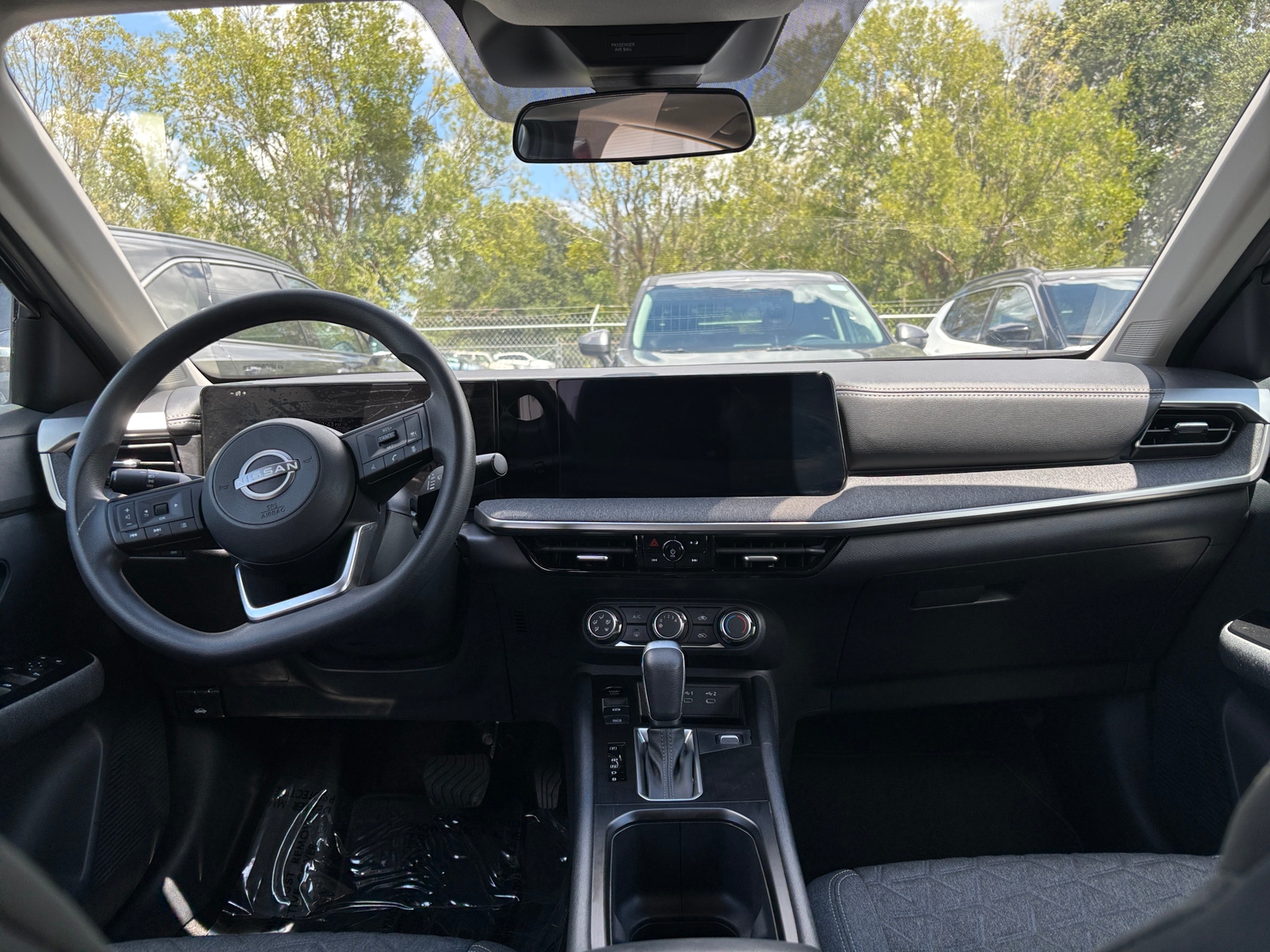 Thumbnail: 2025 Nissan Kicks - 2