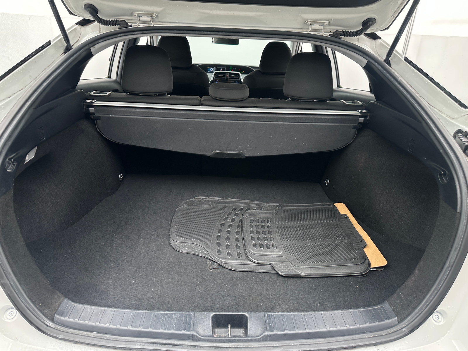 Thumbnail: 2019 Toyota Prius - 7